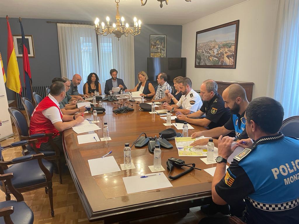 La Junta Local de Seguridad de Monzón, presidida por Isaac Claver y Raquel Marquina