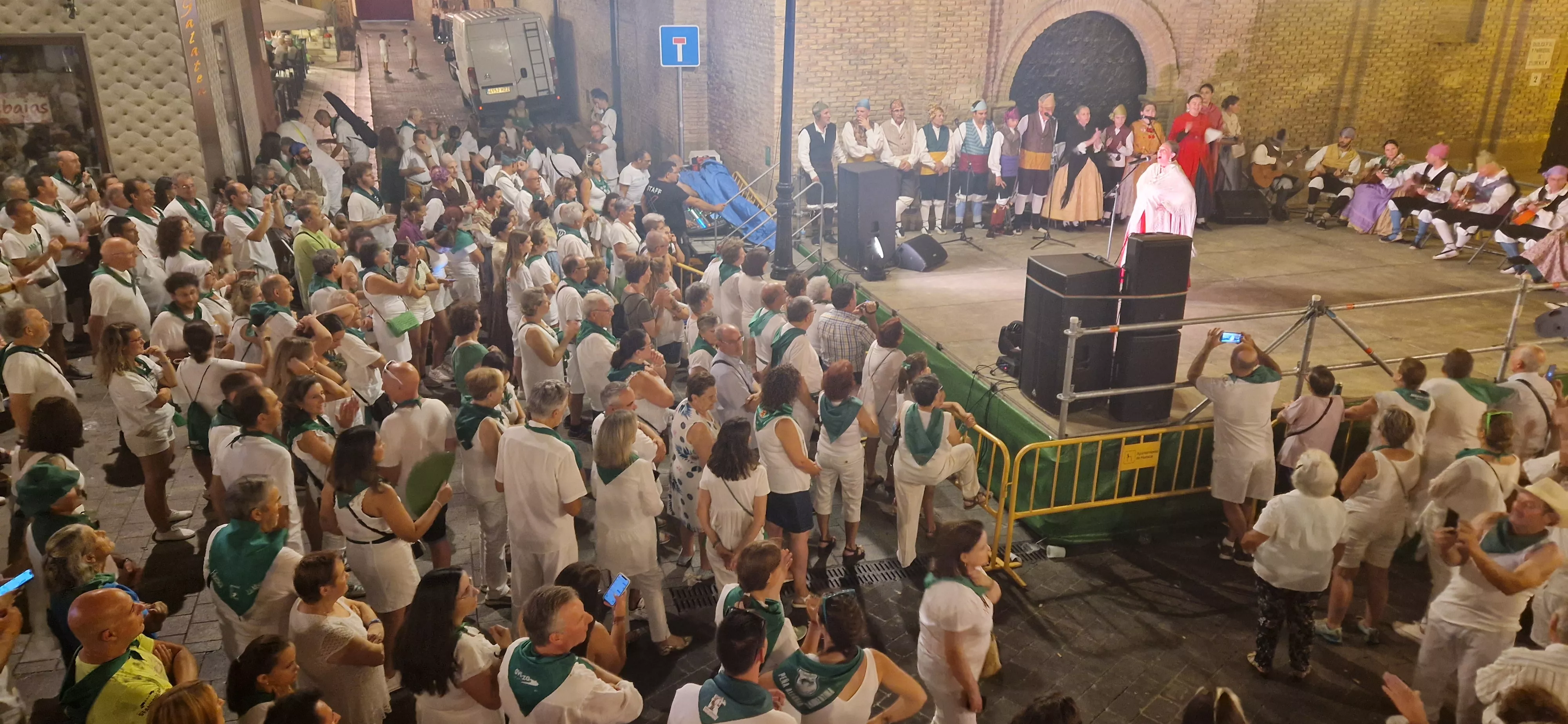 Ronda al Santo. Agrupación Folklórica Santa Cecilia. Foto Myriam Martínez