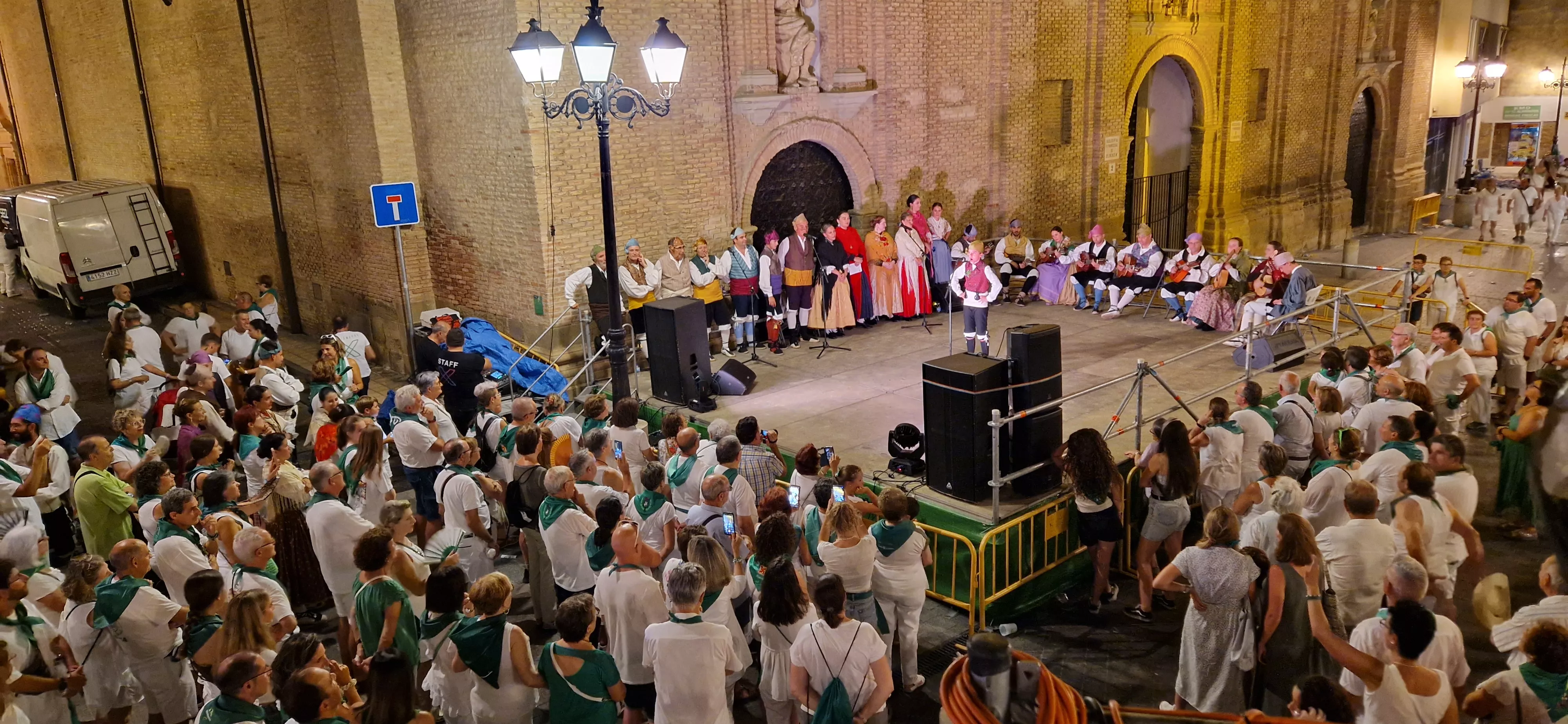 Ronda al Santo. Agrupación Folklórica Santa Cecilia. Foto Myriam Martínez