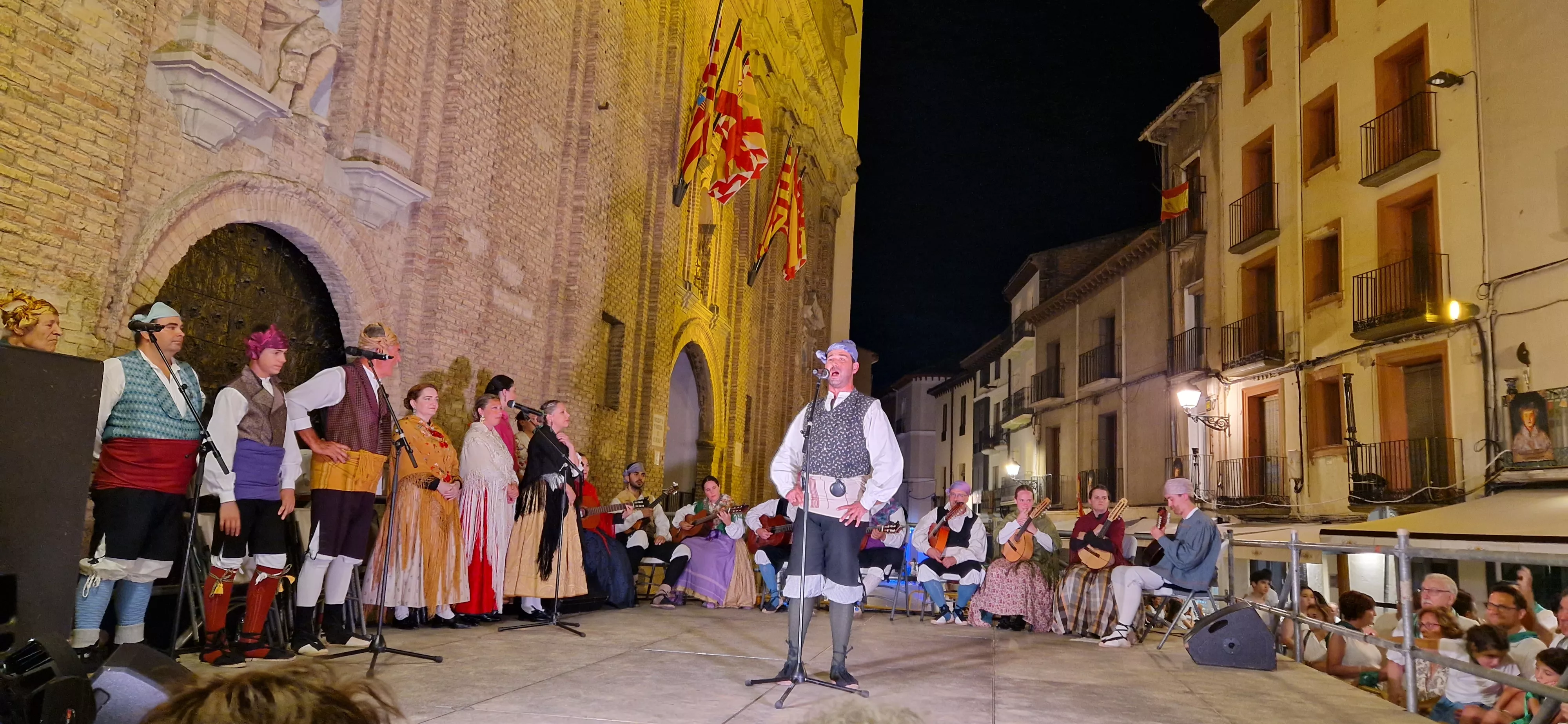 Ronda al Santo. Agrupación Folklórica Santa Cecilia. Foto Myriam Martínez