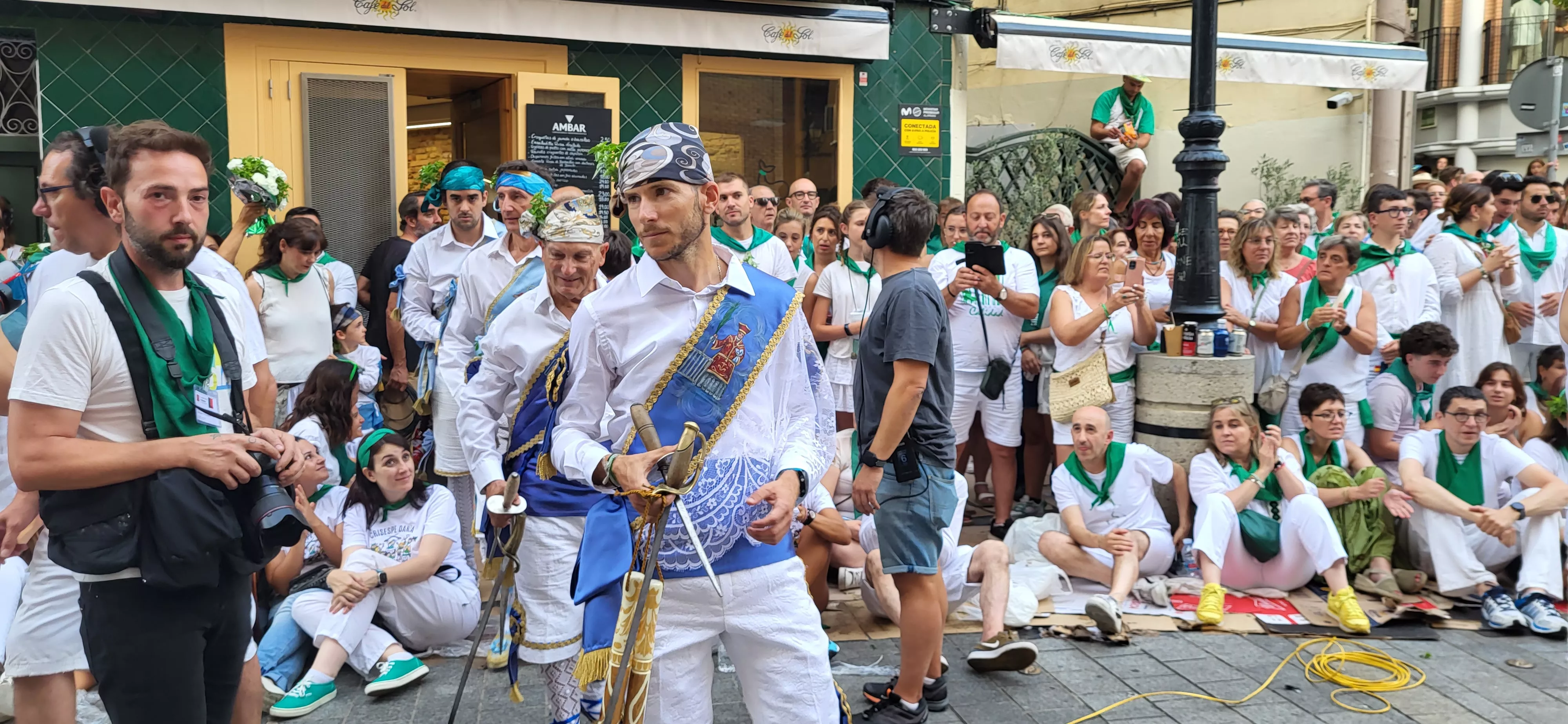 Primer baile de los Danzantes ante la basílica de San Lorenzo en 2023. Foto: Mercedes Manterola