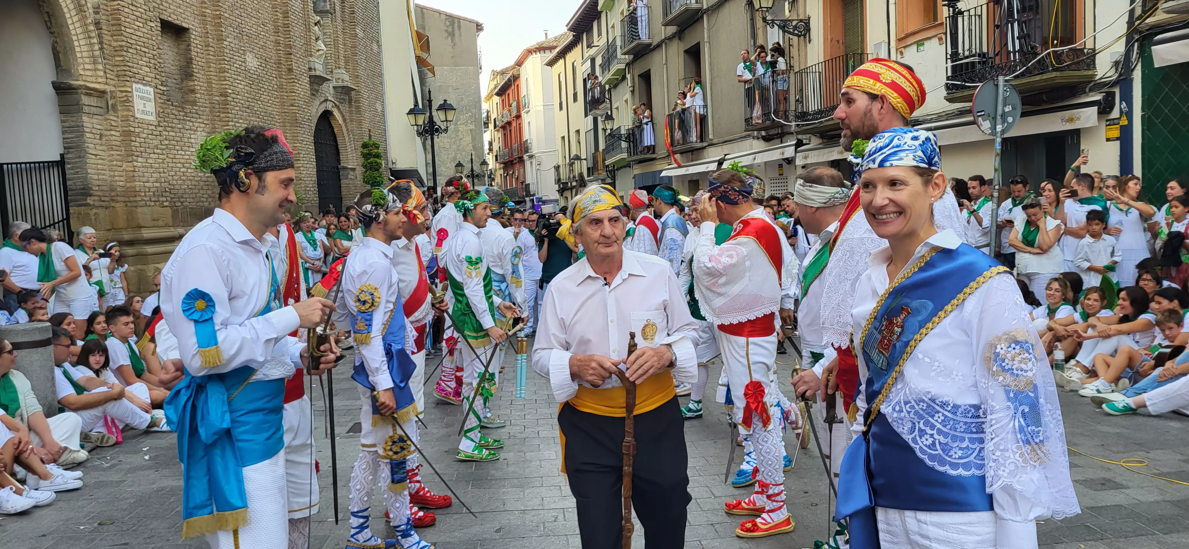 Primer baile de los Danzantes ante la basílica de San Lorenzo en 2023. Foto: Mercedes Manterola