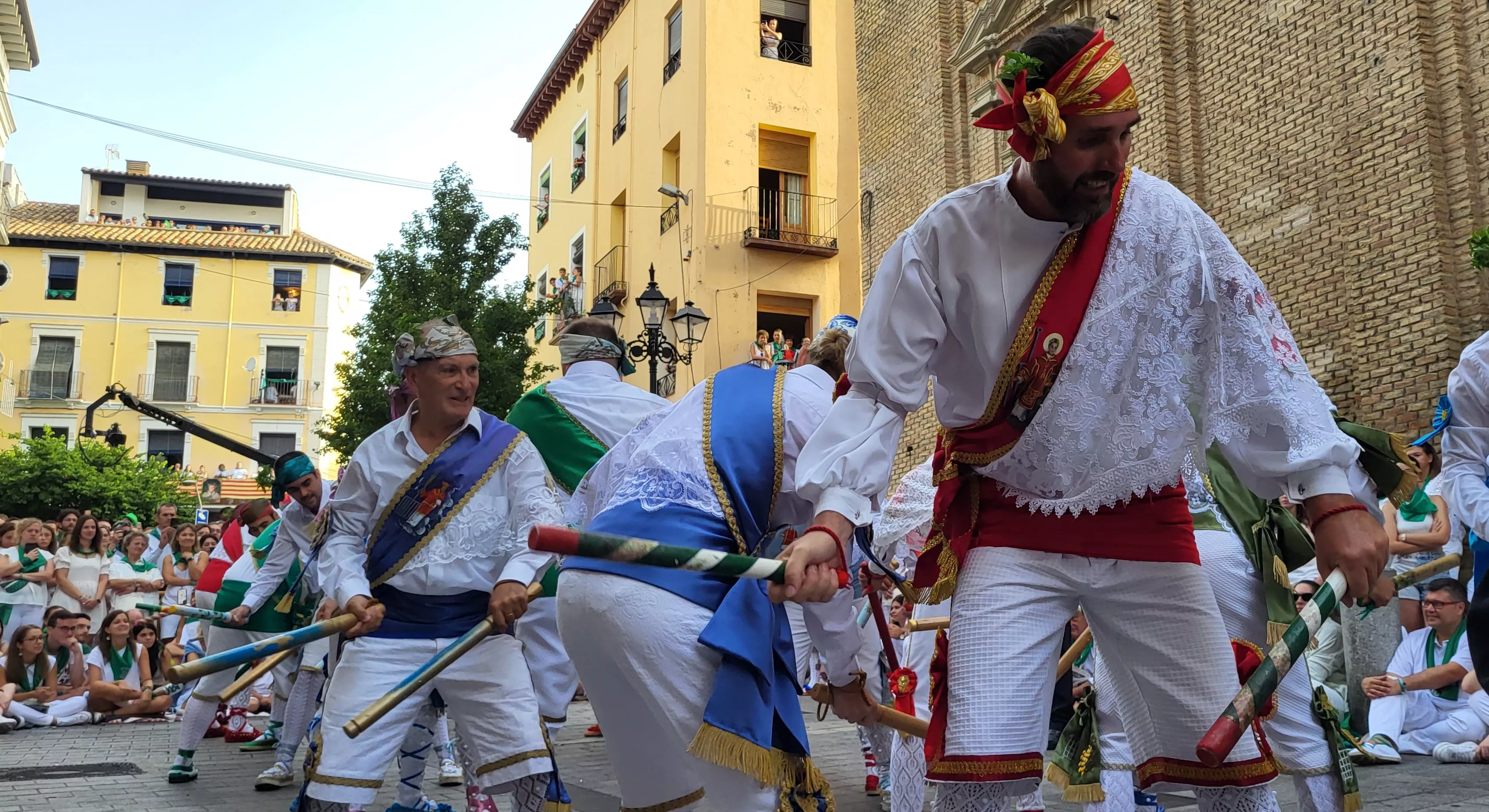 Primer baile de los Danzantes ante la basílica de San Lorenzo en 2023. Foto: Mercedes Manterola