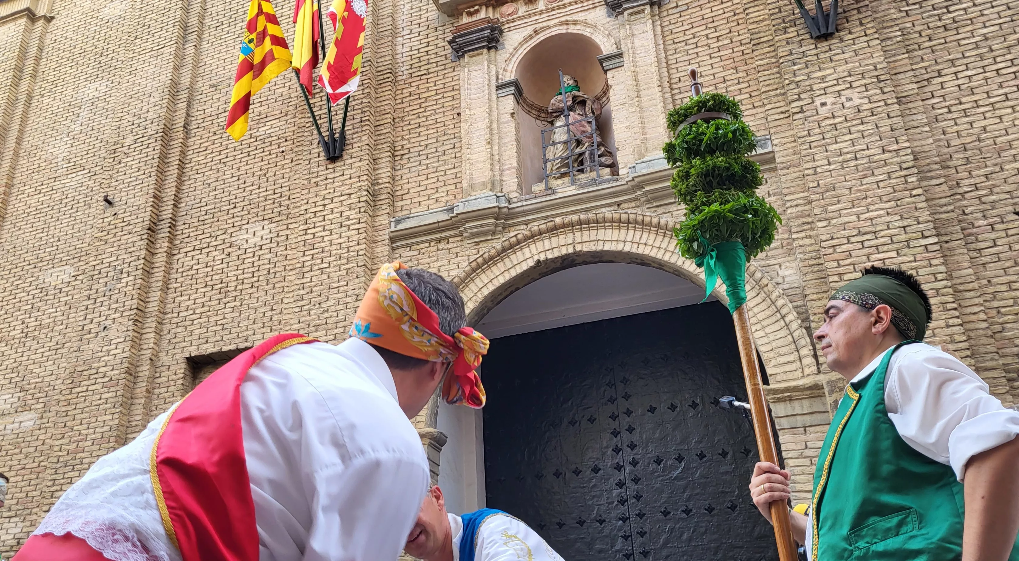 Primer baile de los Danzantes ante la basílica de San Lorenzo en 2023. Foto: Mercedes Manterola