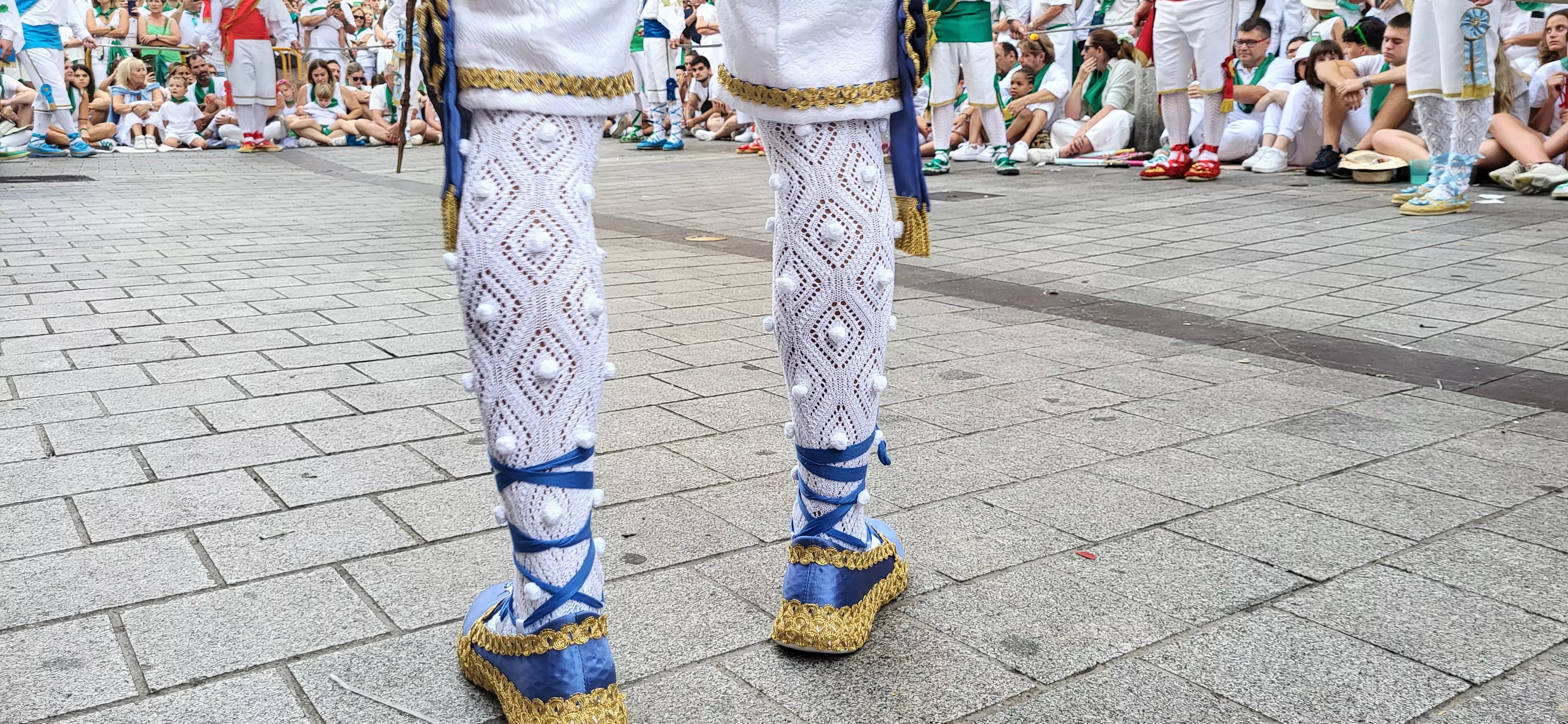 Primer baile de los Danzantes ante la basílica de San Lorenzo en 2023. Foto: Mercedes Manterola