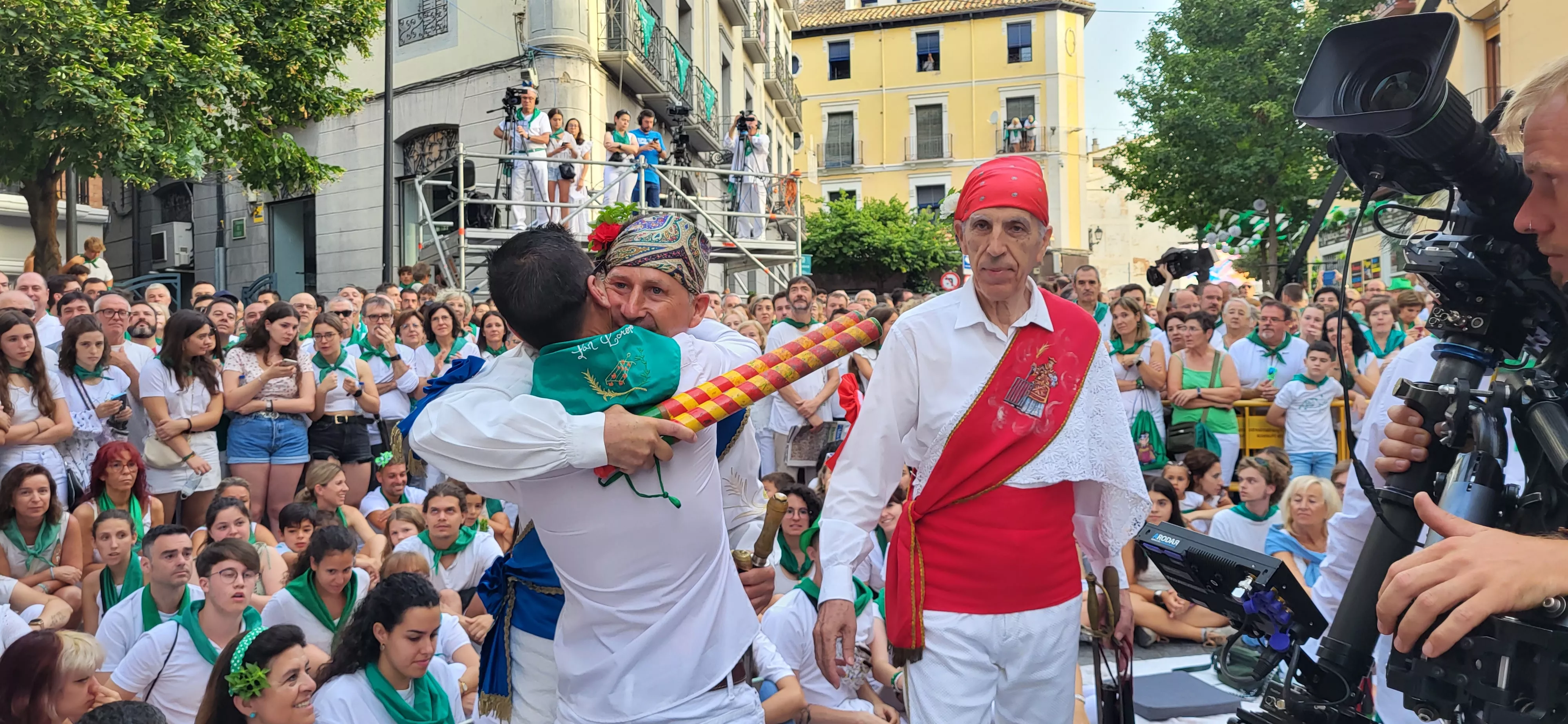 Primer baile de los Danzantes ante la basílica de San Lorenzo en 2023. Foto: Mercedes Manterola