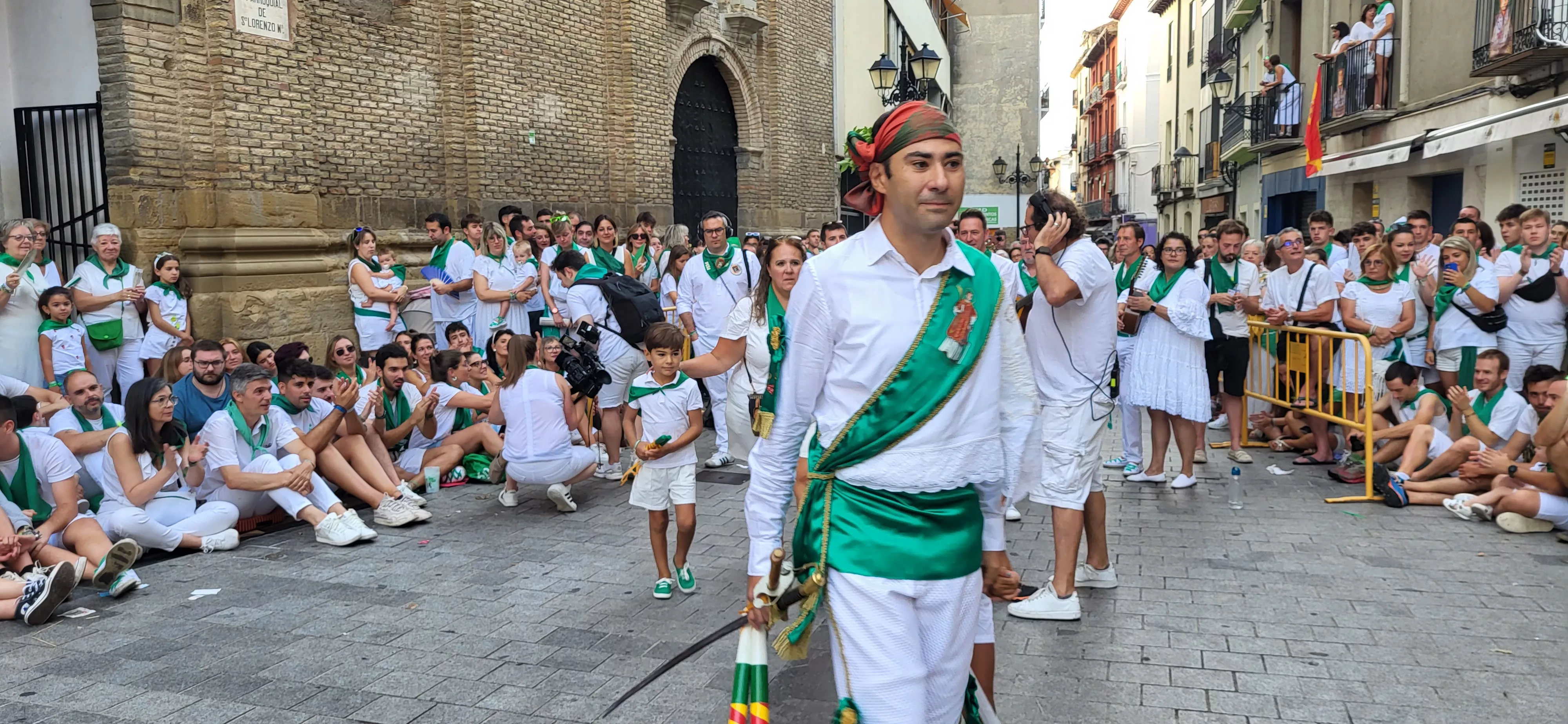 Primer baile de los Danzantes ante la basílica de San Lorenzo en 2023. Foto: Mercedes Manterola