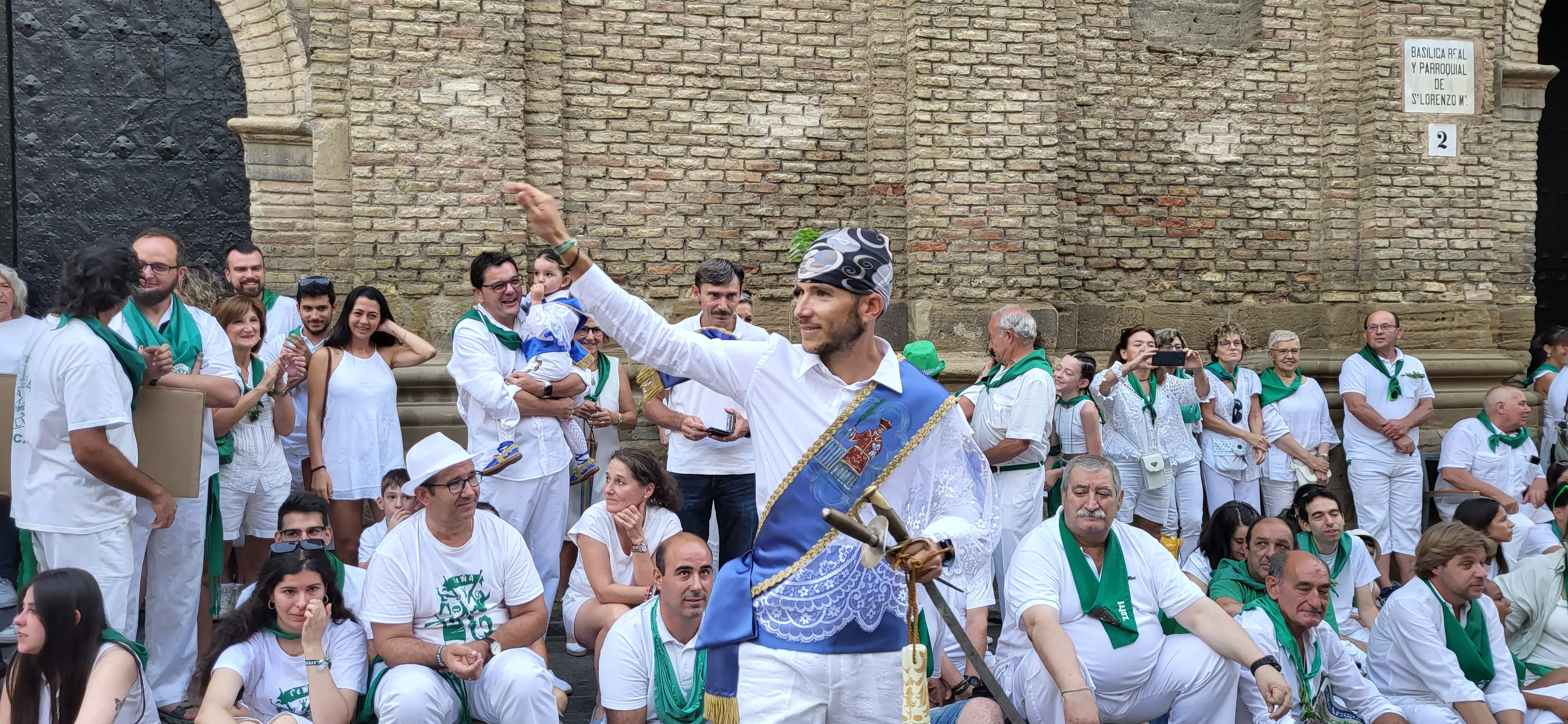 Primer baile de los Danzantes ante la basílica de San Lorenzo en 2023. Foto: Mercedes Manterola