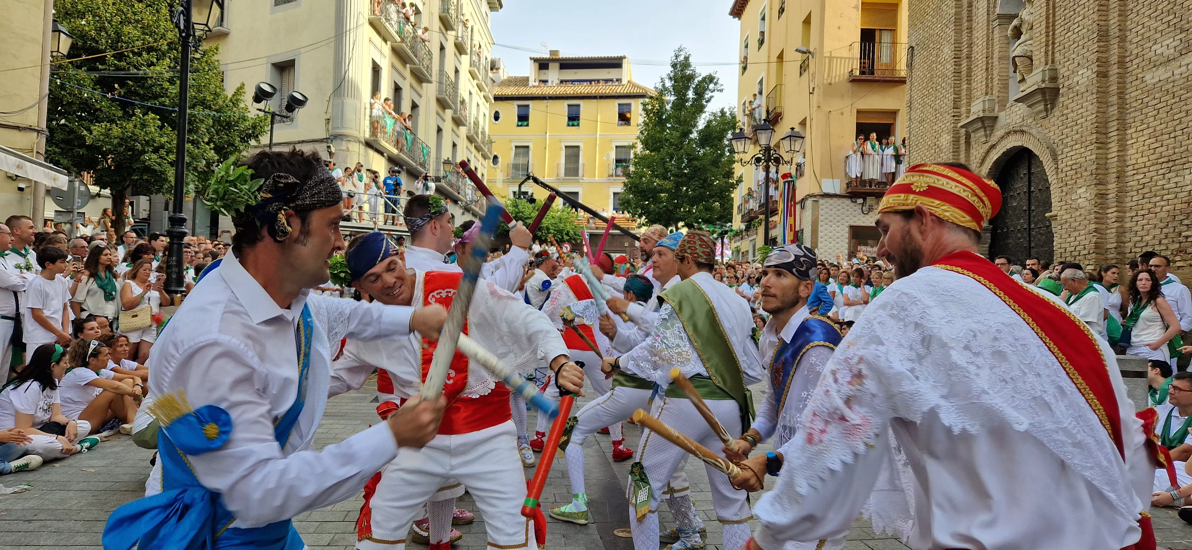 Primer baile de los Danzantes ante la basílica de San Lorenzo en 2023. Foto: Myriam Martínez