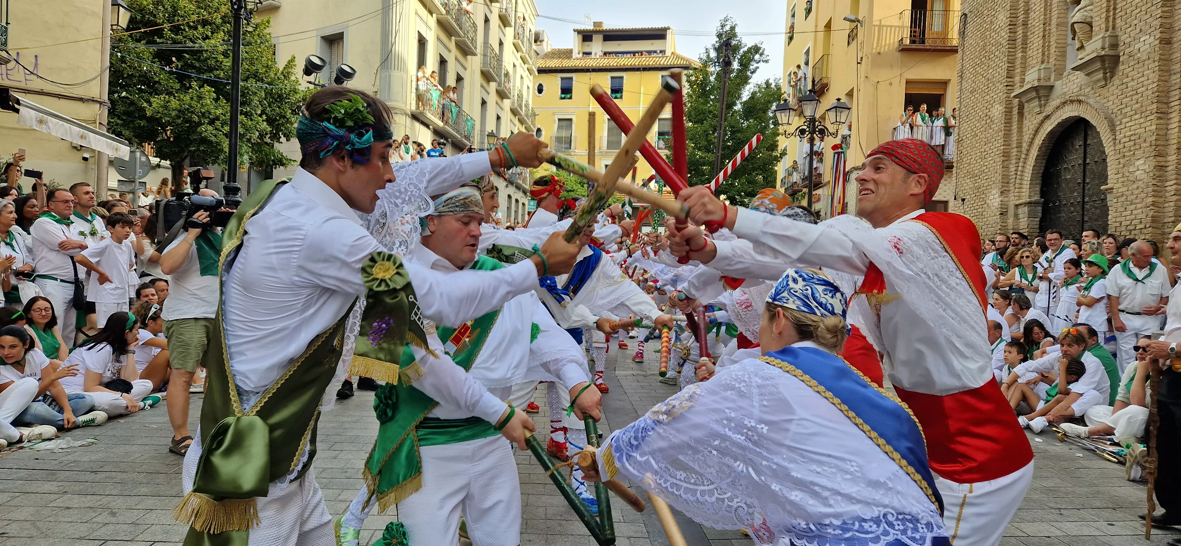 Primer baile de los Danzantes ante la basílica de San Lorenzo en 2023. Foto: Myriam Martínez