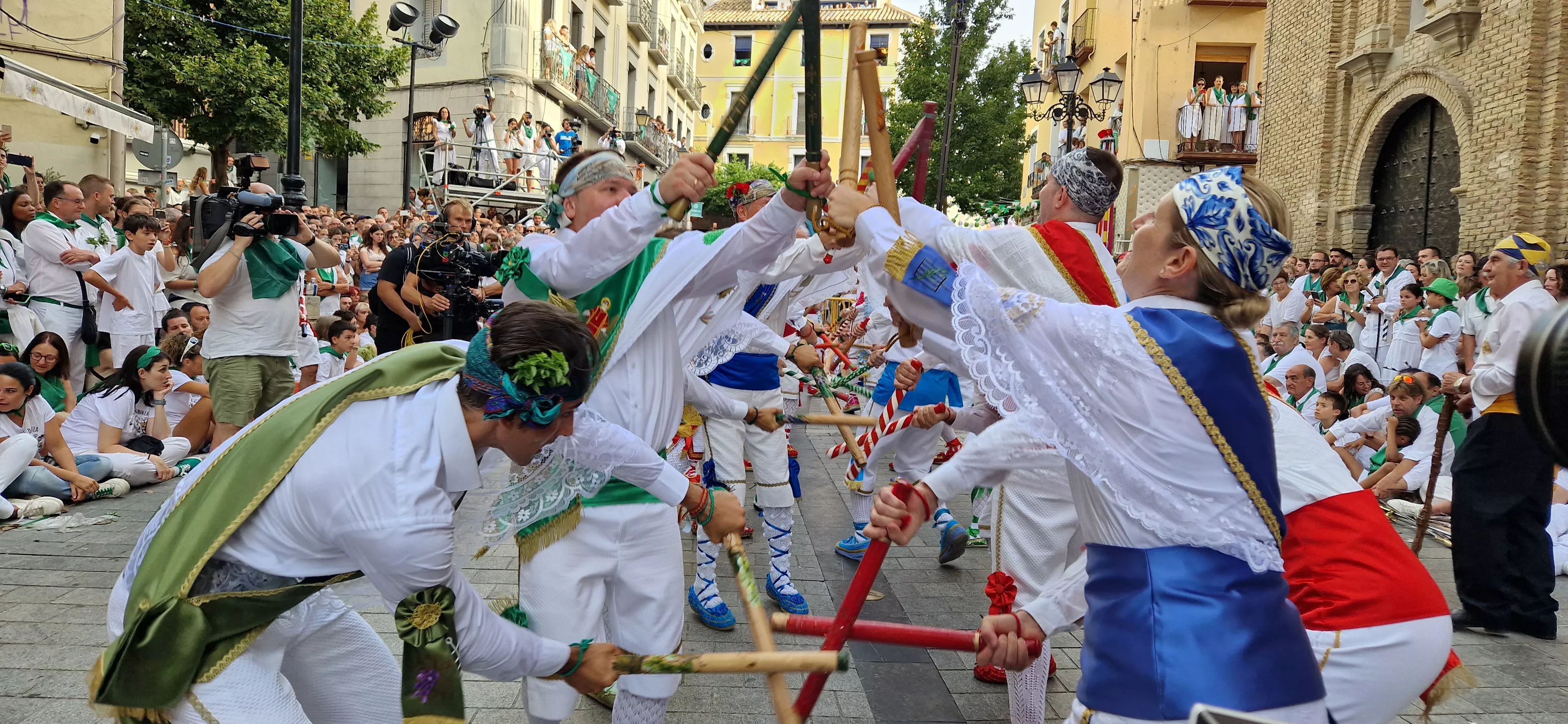 Primer baile de los Danzantes ante la basílica de San Lorenzo en 2023. Foto: Myriam Martínez