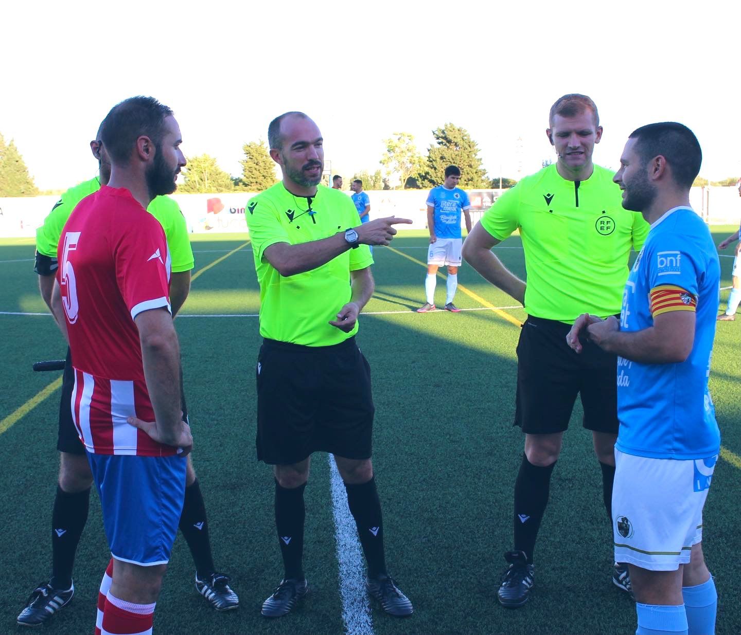 Foto del último derbi entre el Binéfar y el Barbastro.