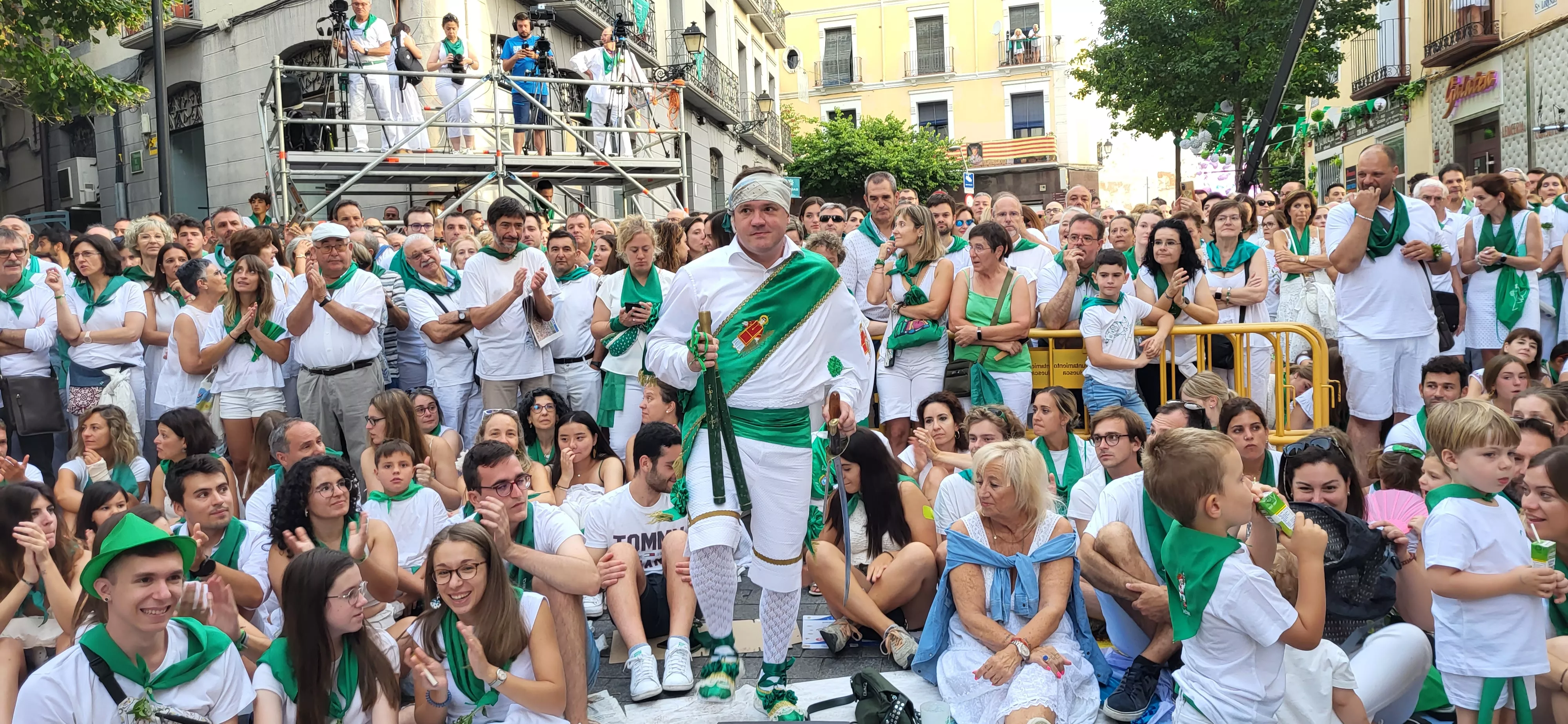 Primer baile de los Danzantes ante la basílica de San Lorenzo en 2023. Foto: Mercedes Manterola