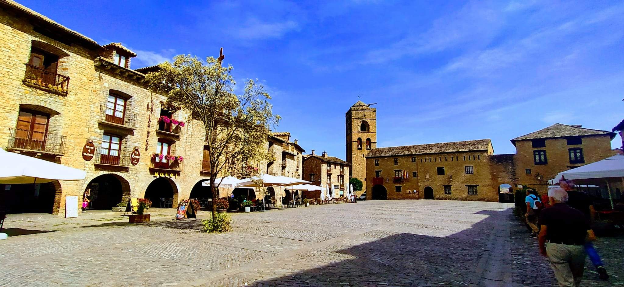 Plaza de Aínsa. Joaquín Santafé