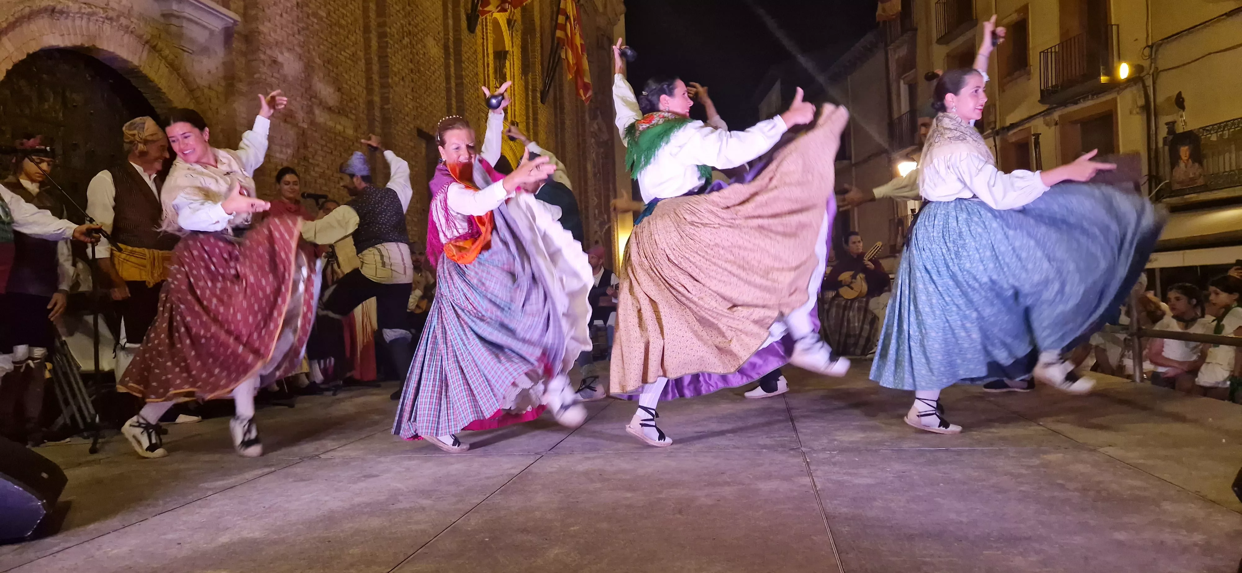 Ronda al Santo. Agrupación Folklórica Santa Cecilia. Foto Myriam Martínez Ronda al Santo. Agrupación Folklórica Santa Cecilia. Foto Myriam Martínez