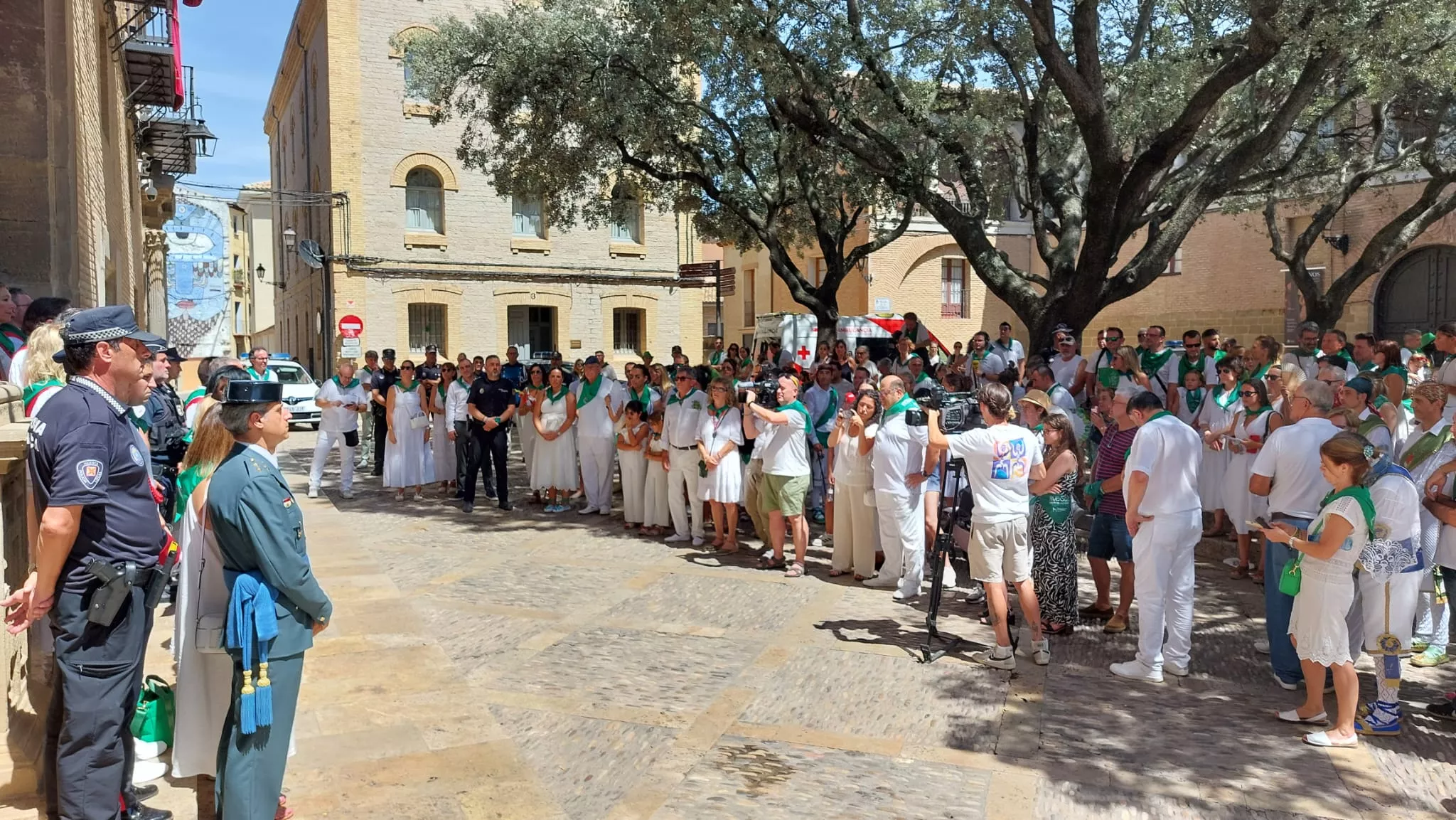 Minuto de silencio en el Ayuntamiento como repulsa a la agresión sexual ocurrida en San Lorenzo.