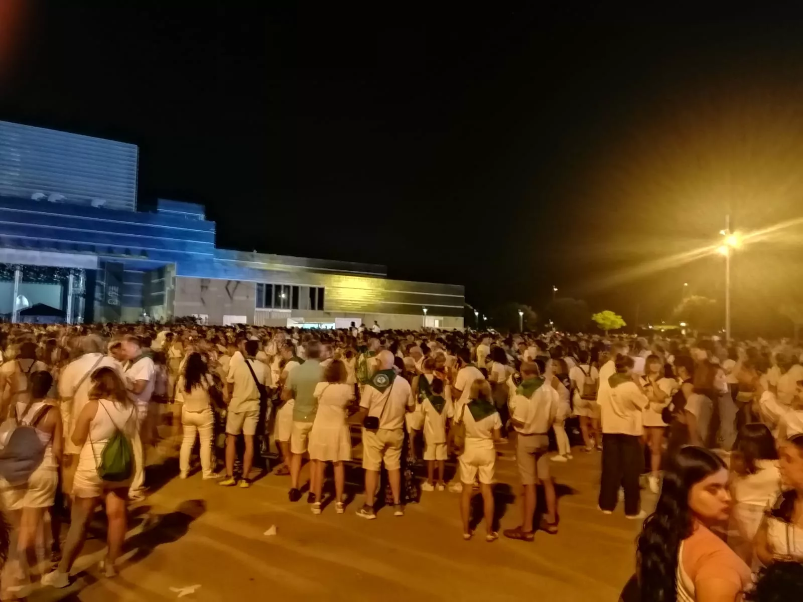 El público, esperando a Lola Índigo.