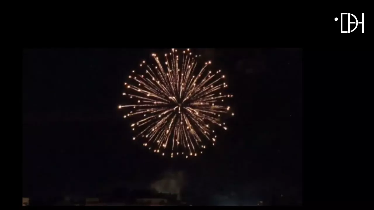 Los fuegos artificiales deslumbran en la noche de San Lorenzo Los fuegos artificiales deslumbran en la noche de San Lorenzo