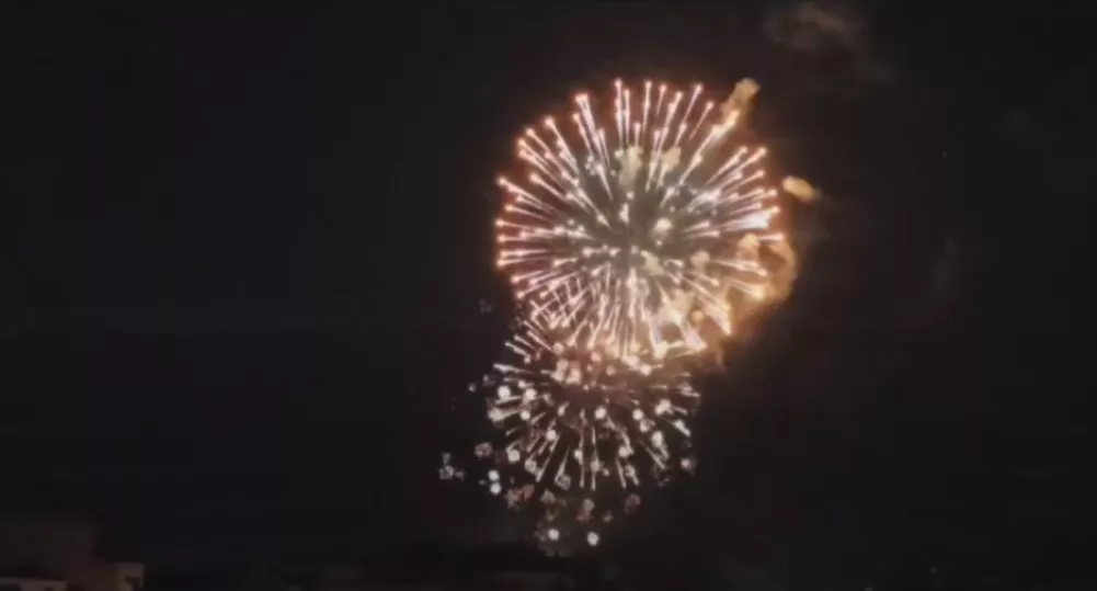 Fuegos artificiales en Huesca. Foto Richi Zabau