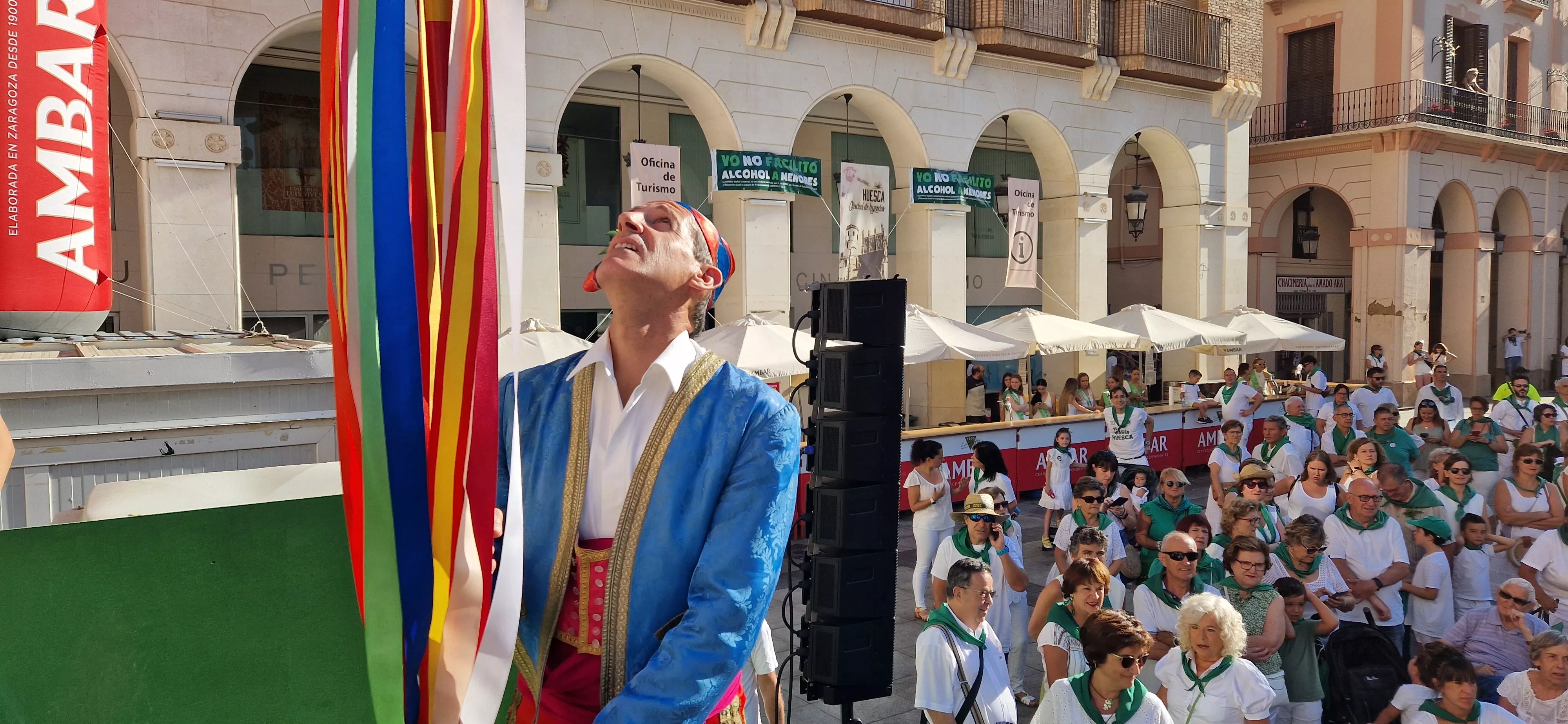 Los danzantes han actuado en la Fiesta del Comercio como es tradicional. Foto Myriam Martínez