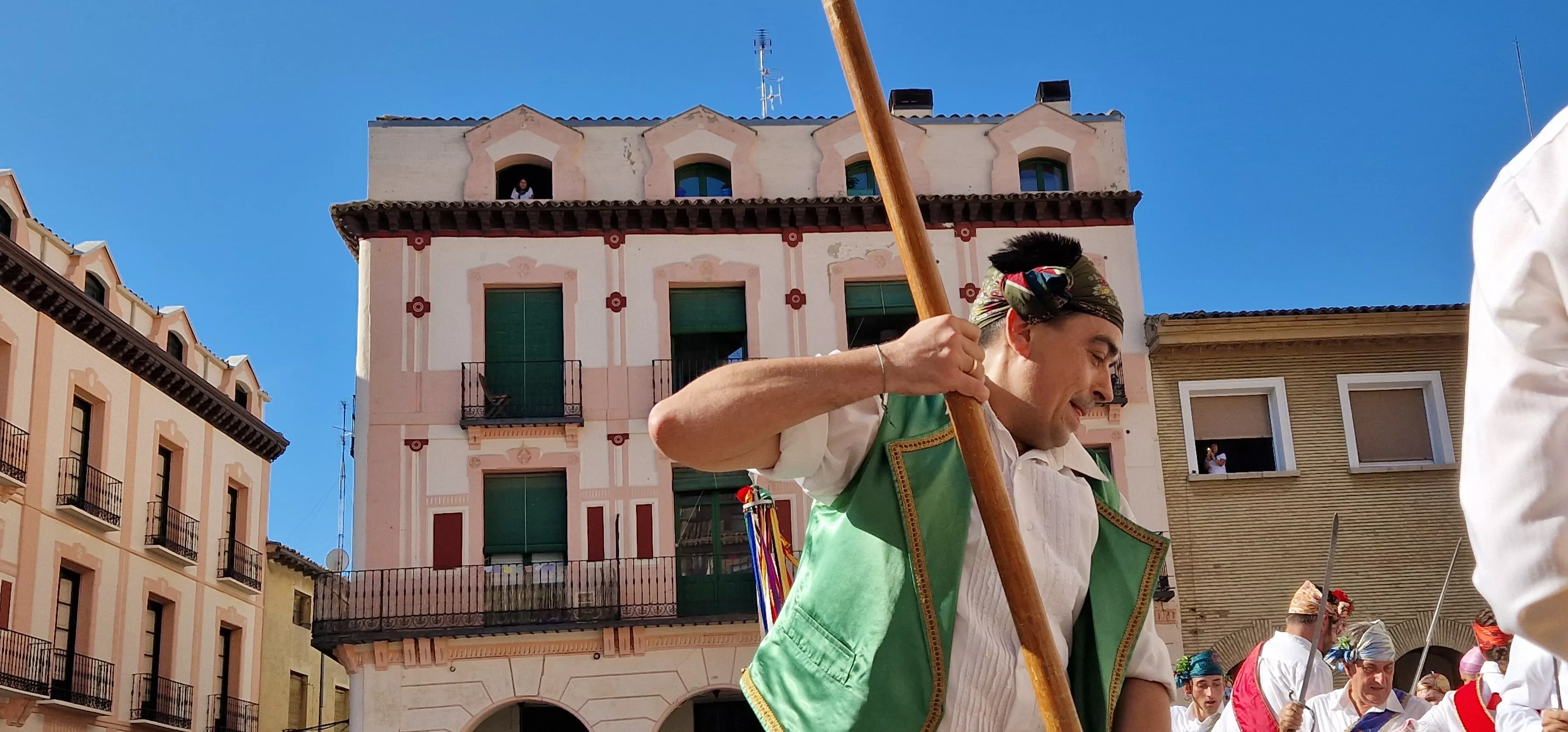 Los danzantes han actuado en la Fiesta del Comercio como es tradicional. Foto Myriam Martínez