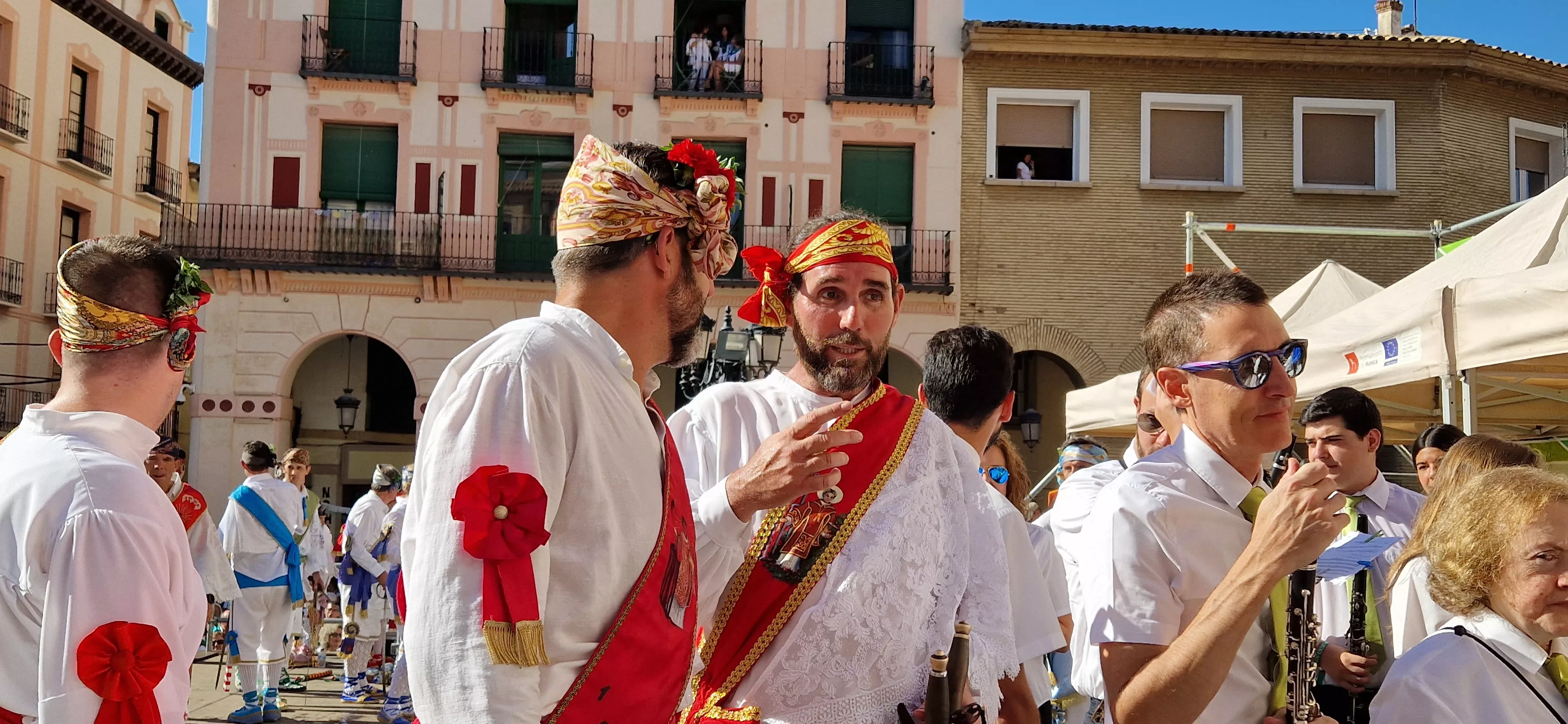 Los danzantes han actuado en la Fiesta del Comercio como es tradicional. Foto Myriam Martínez