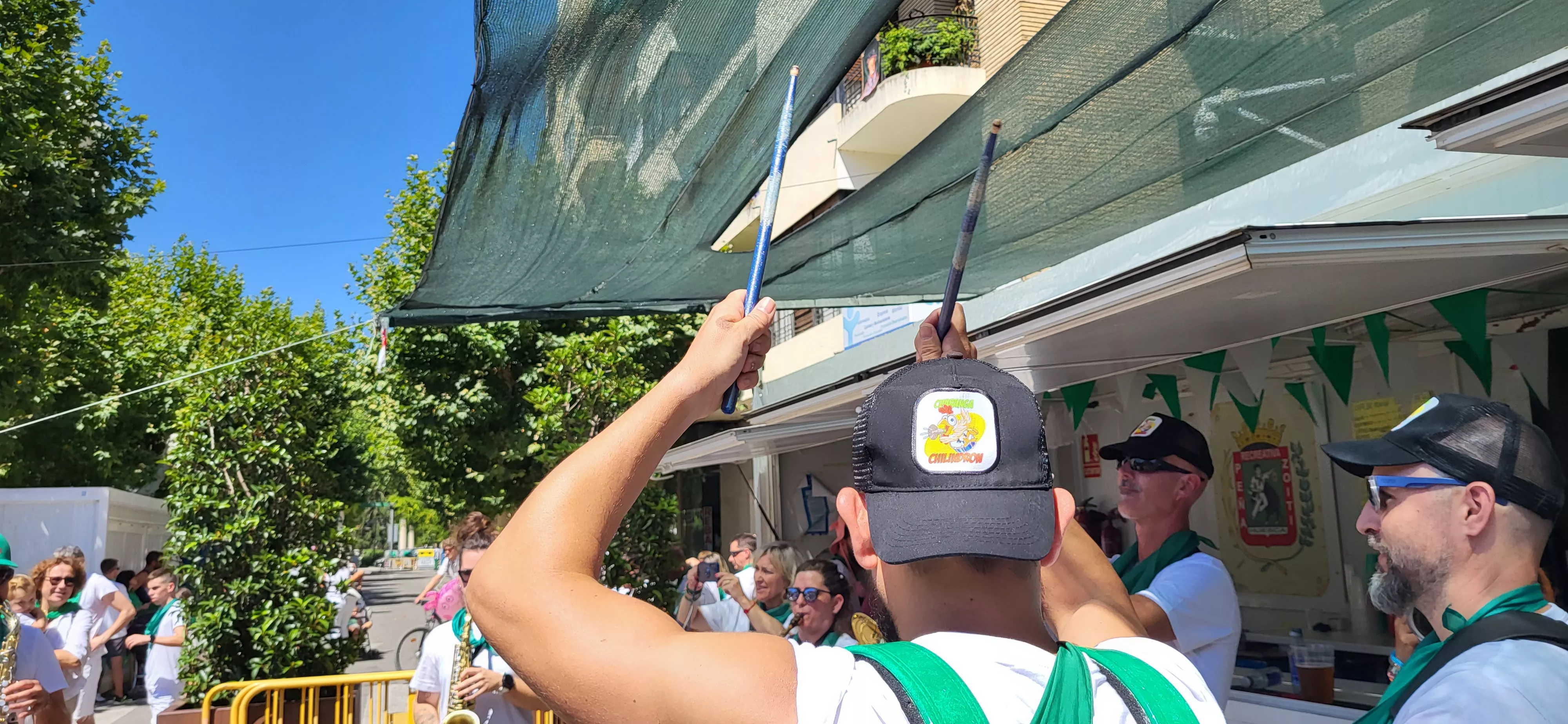 Encuentro de charangas de peñas en la plaza de Navarra. Foto: Mercedes Manterola