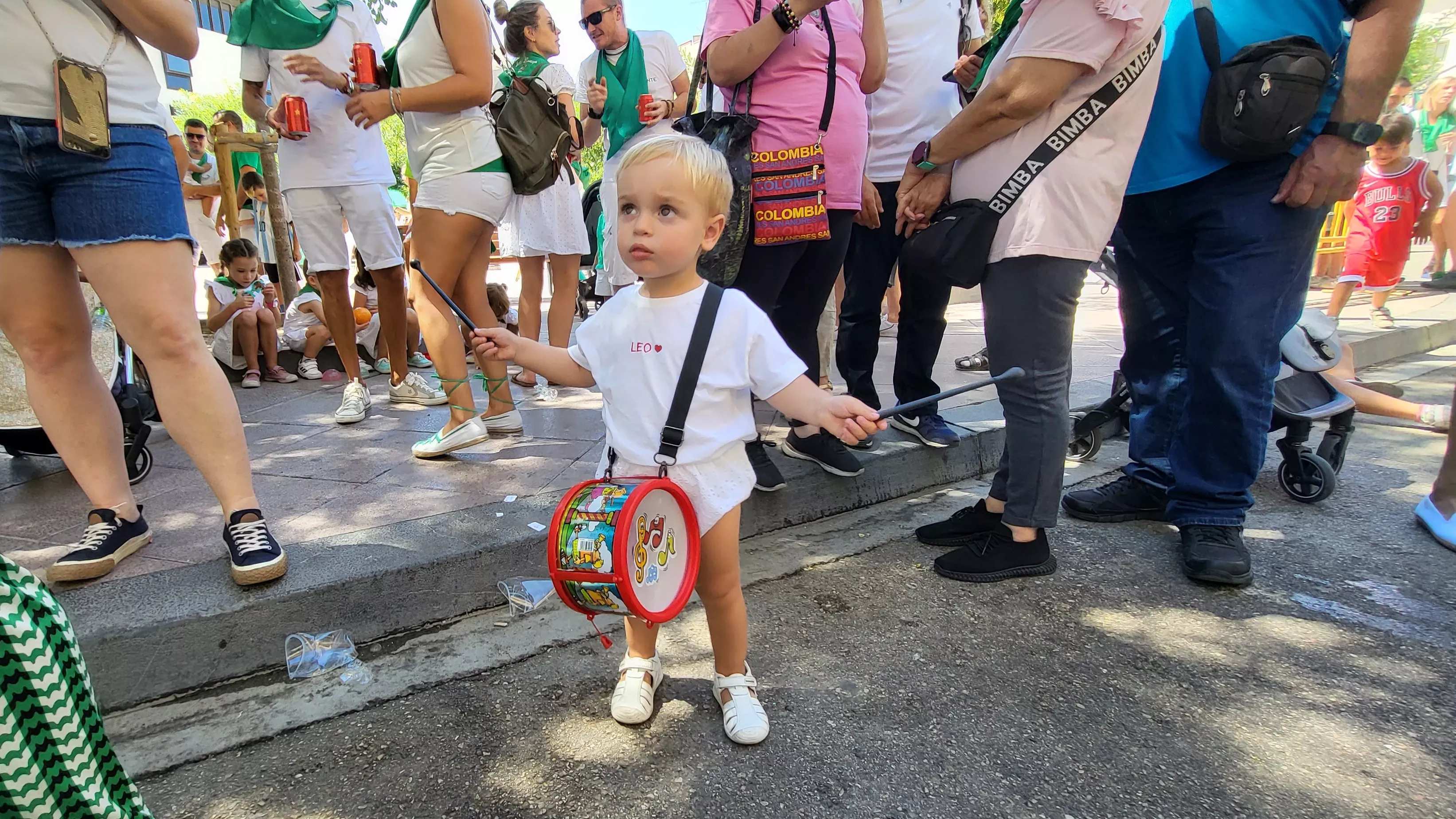 Encuentro de charangas de peñas en la plaza de Navarra. Foto: Mercedes Manterola