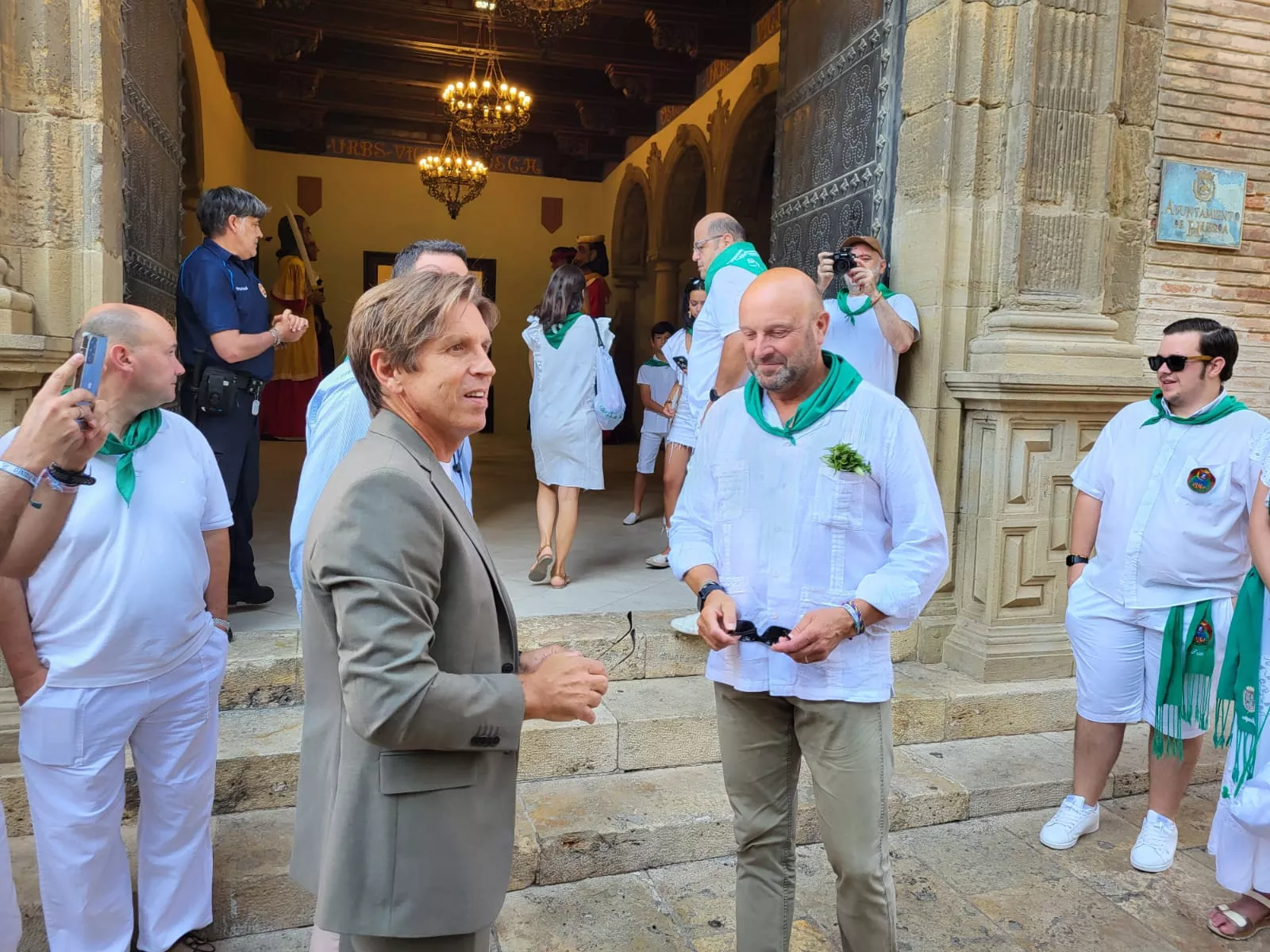 Recepción a El Cordobés en el Ayuntamiento de Huesca. Foto: A. Mora