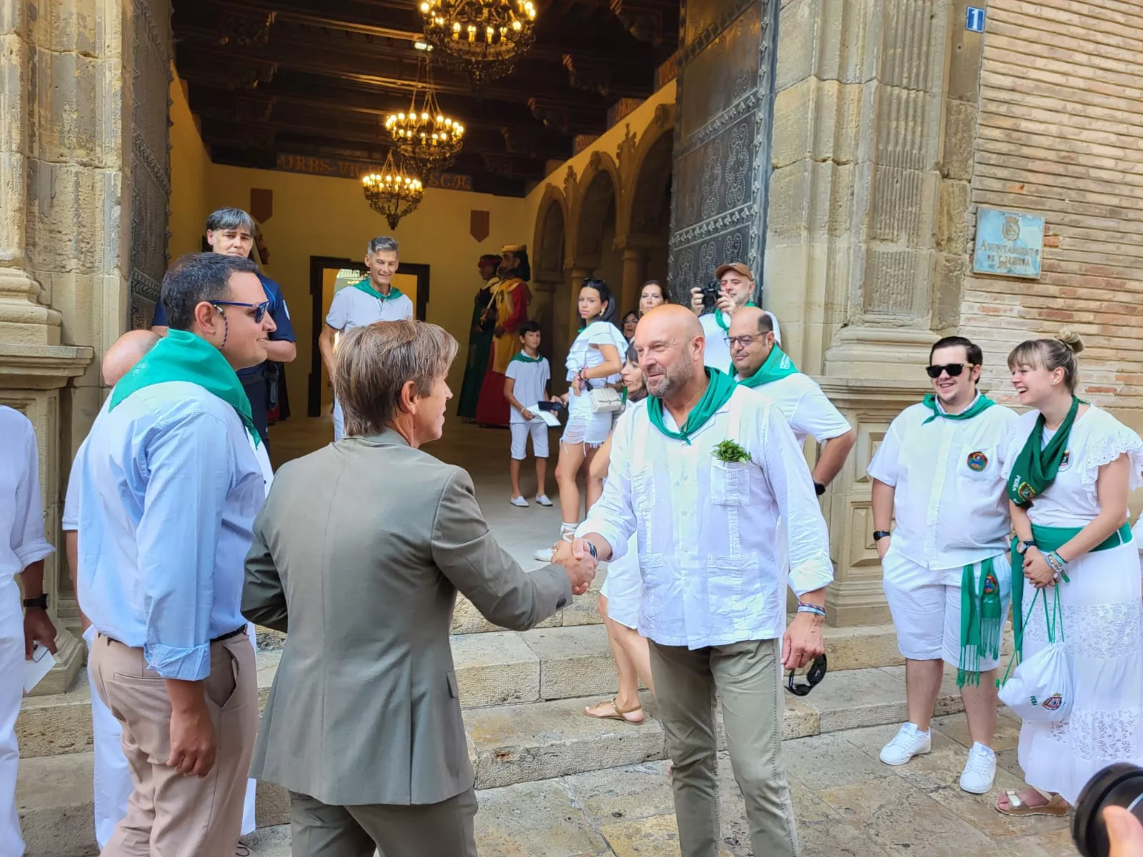 Recepción a El Cordobés en el Ayuntamiento de Huesca. Foto: A. Mora