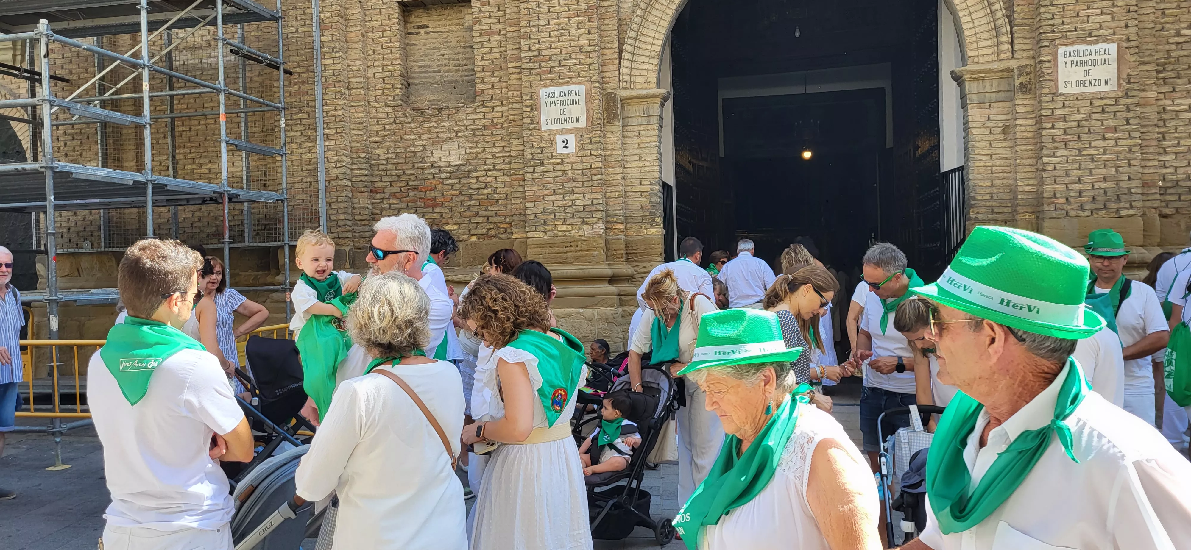 Presentación de niños y niñas a San Lorenzo. Foto: Mercedes Manterola