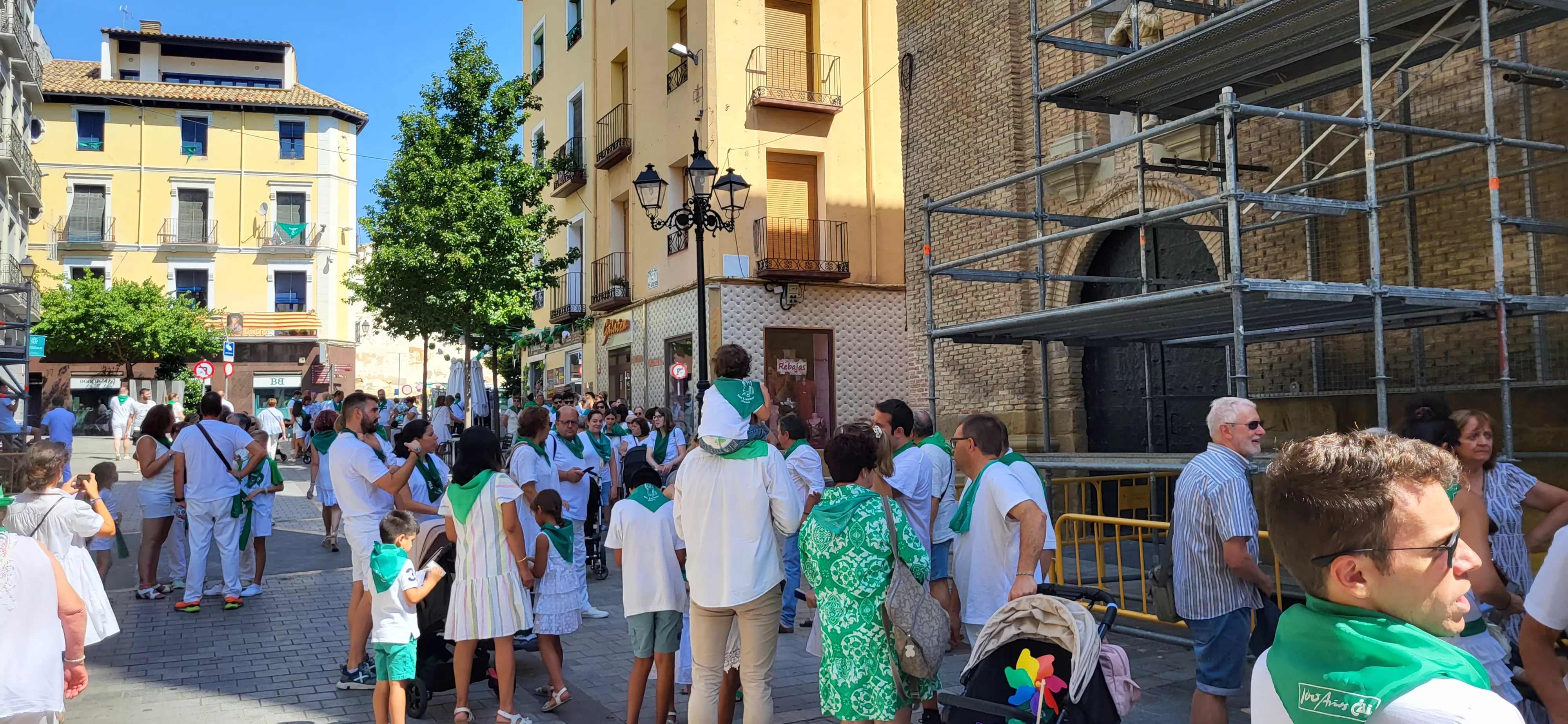 Presentación de niños y niñas a San Lorenzo. Foto: Mercedes Manterola