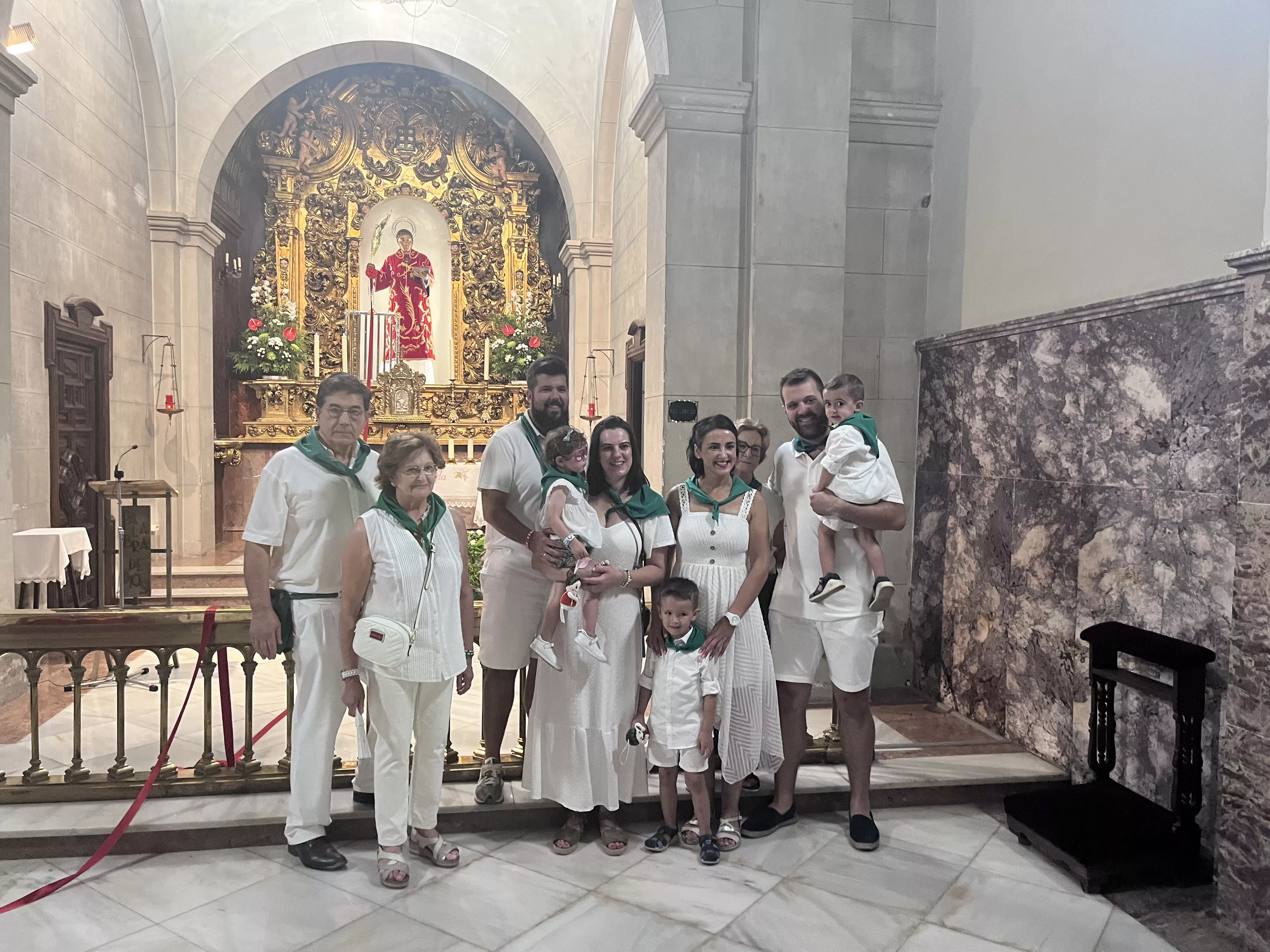 Presentación de niños y niñas a San Lorenzo. Foto: Mercedes Manterola