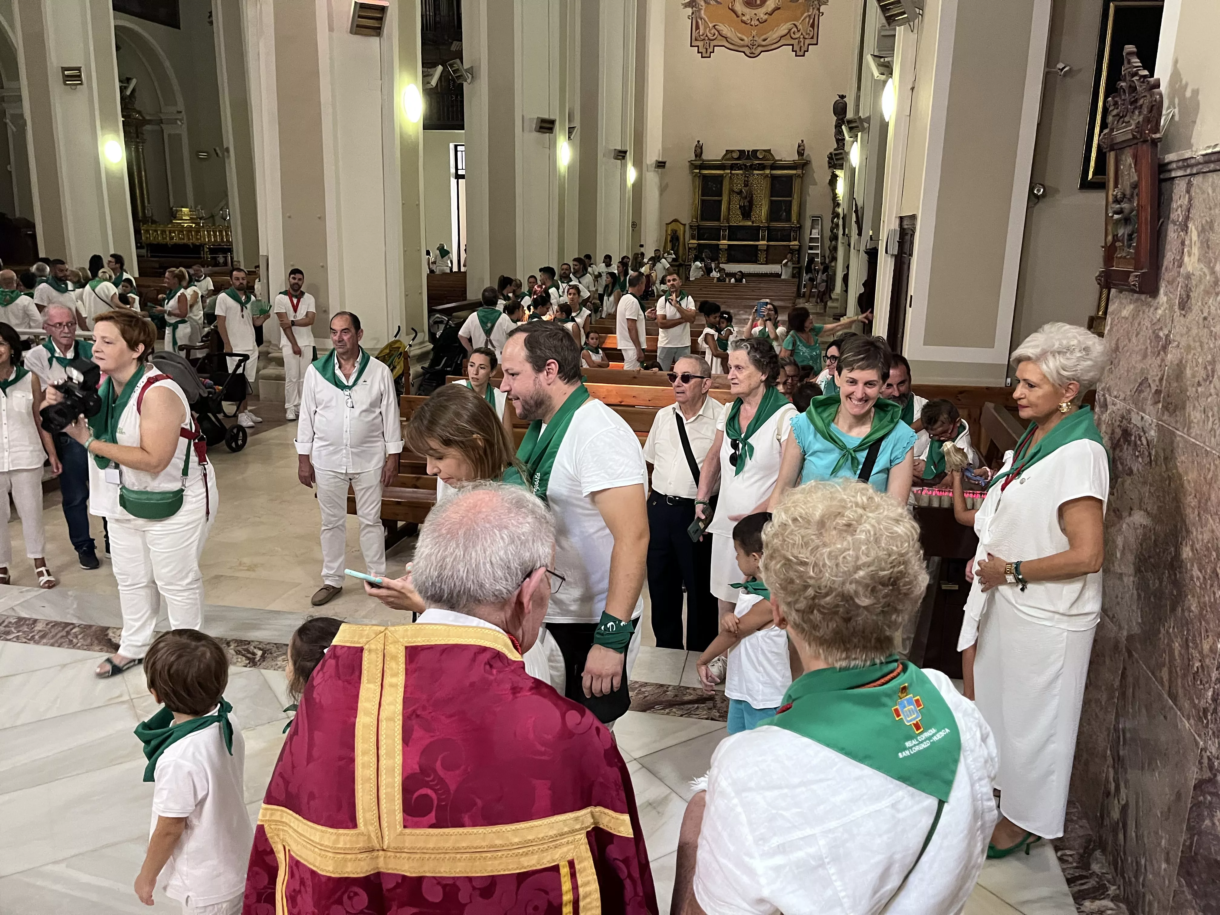 Presentación de niños y niñas a San Lorenzo. Foto: Mercedes Manterola