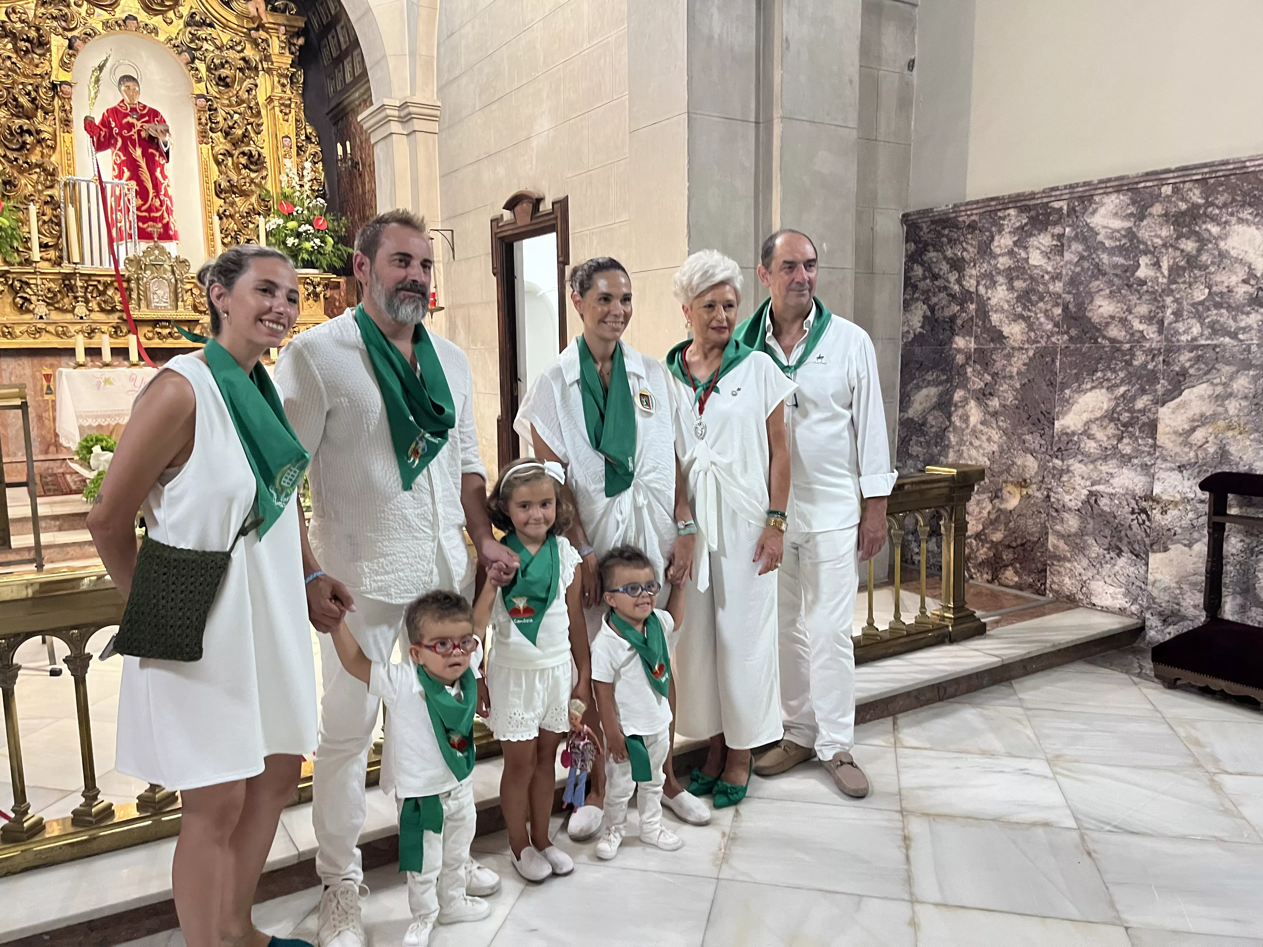 Presentación de niños y niñas a San Lorenzo. Foto: Mercedes Manterola