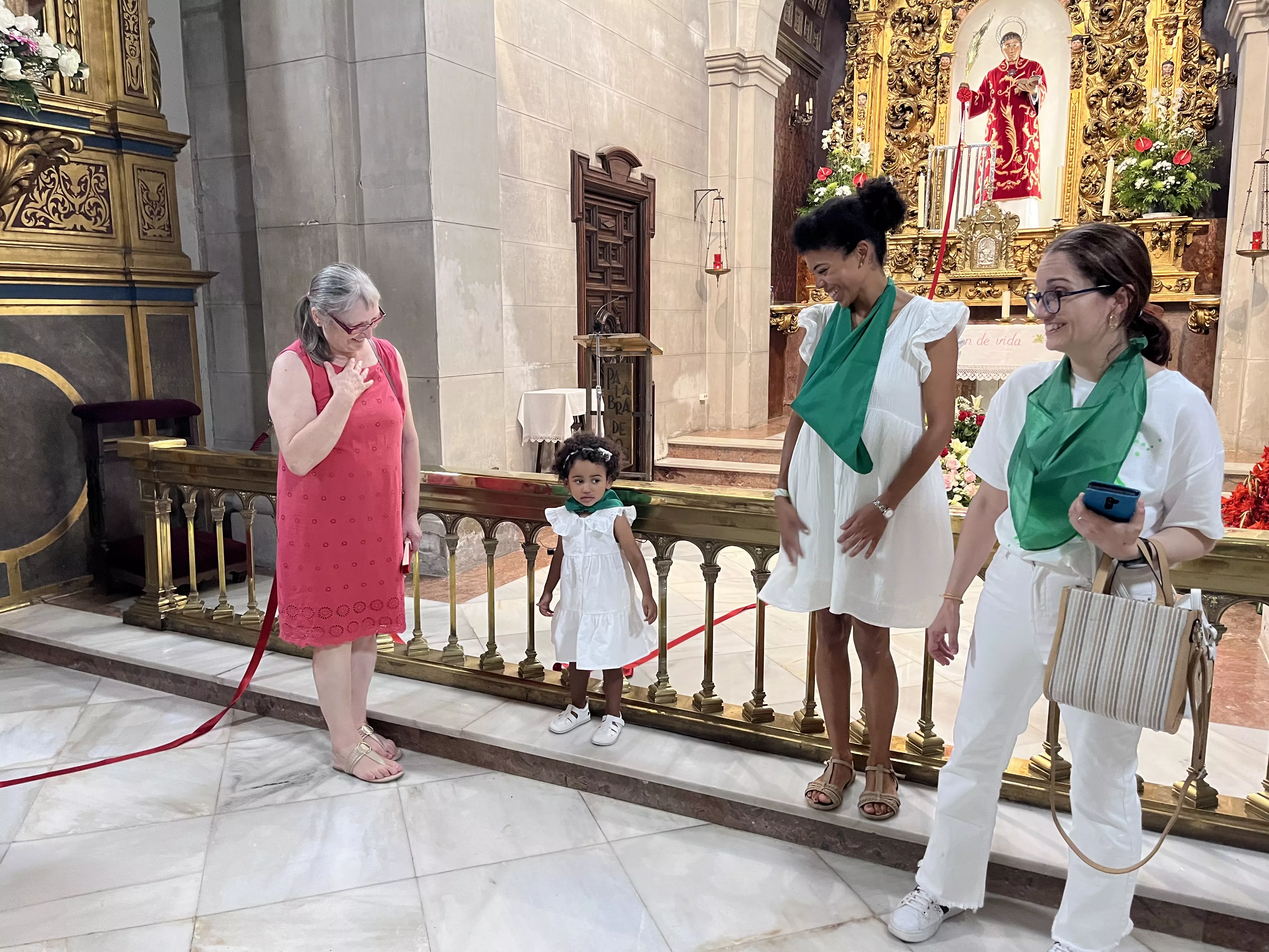 Presentación de niños y niñas a San Lorenzo. Foto: Mercedes Manterola