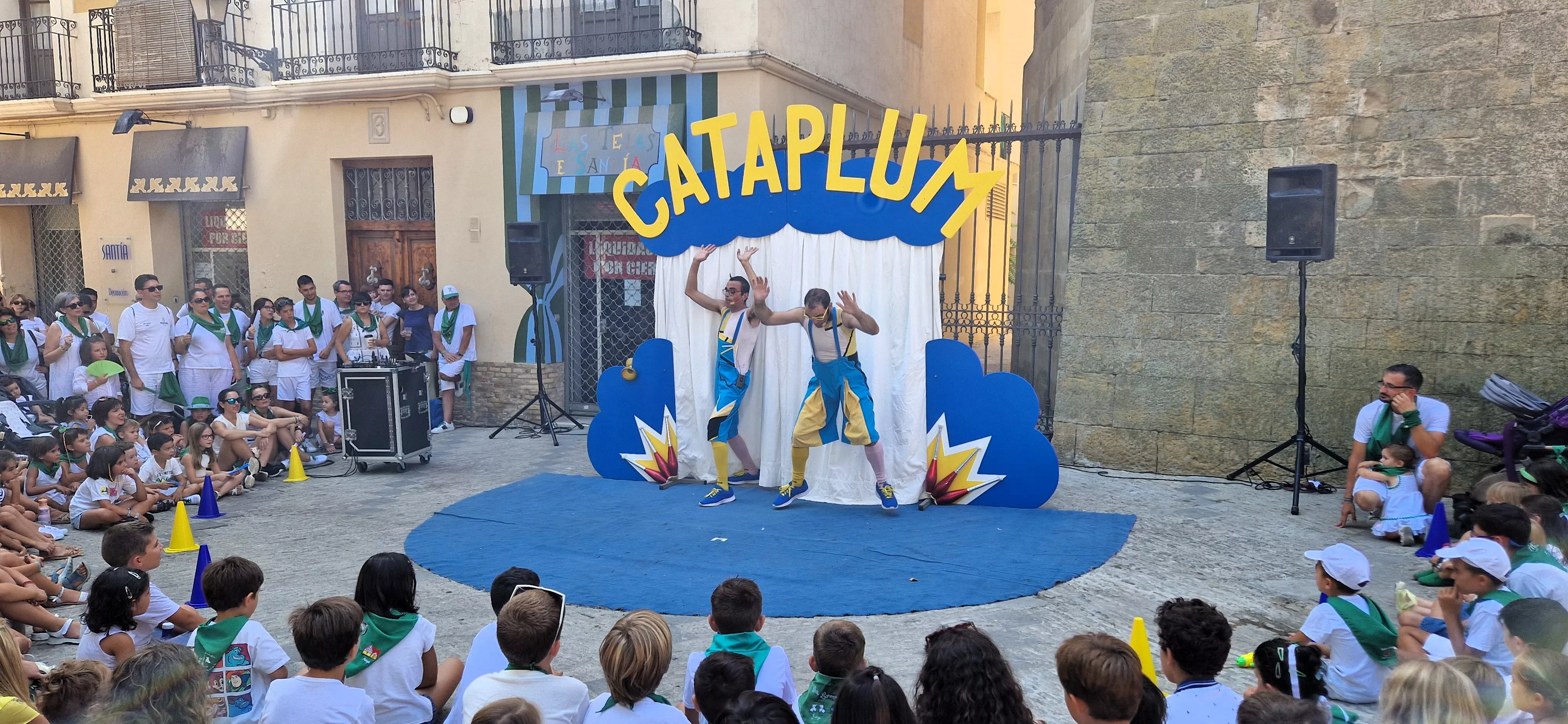 Circo La Raspa, en la plaza de San Pedro. Foto Myriam Martínez