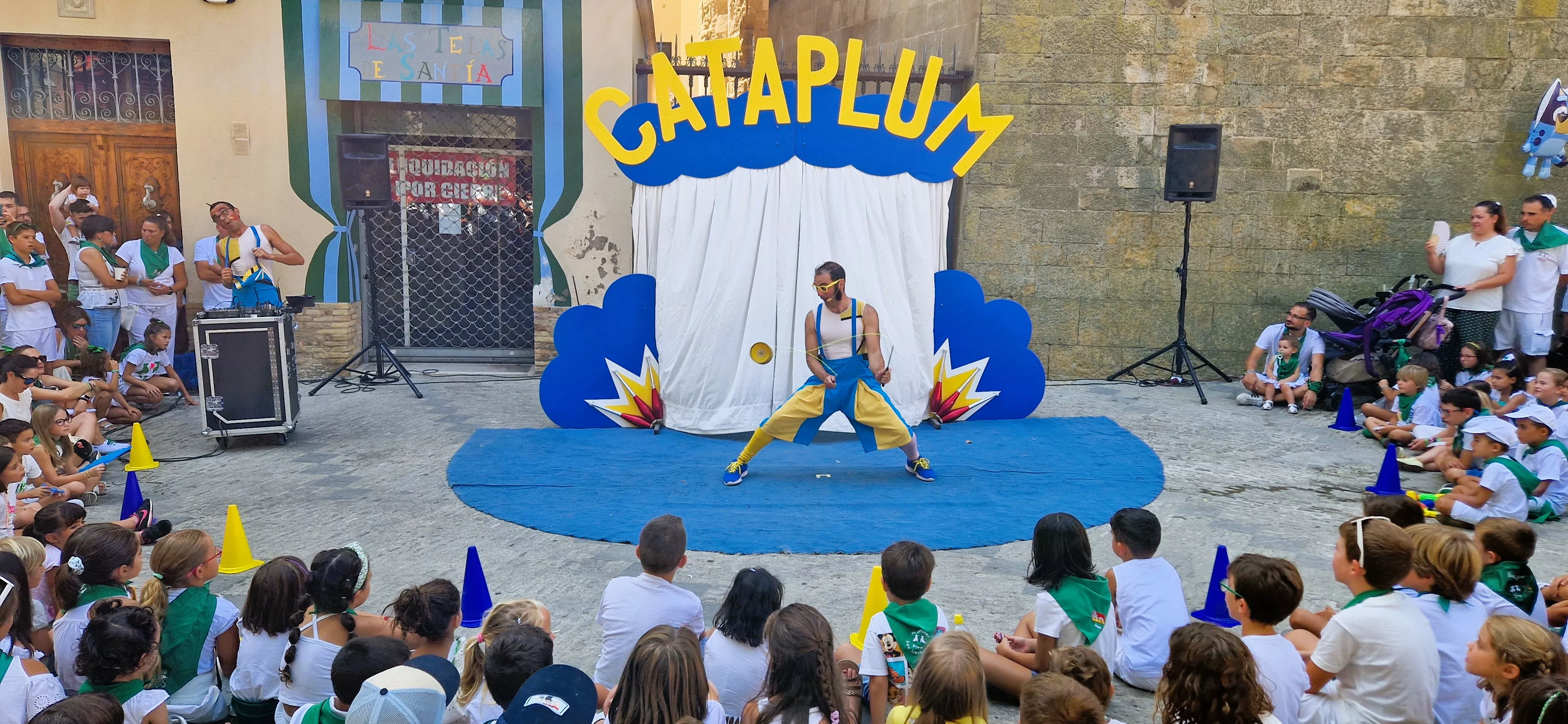 Circo La Raspa, en la plaza de San Pedro. Foto Myriam Martínez