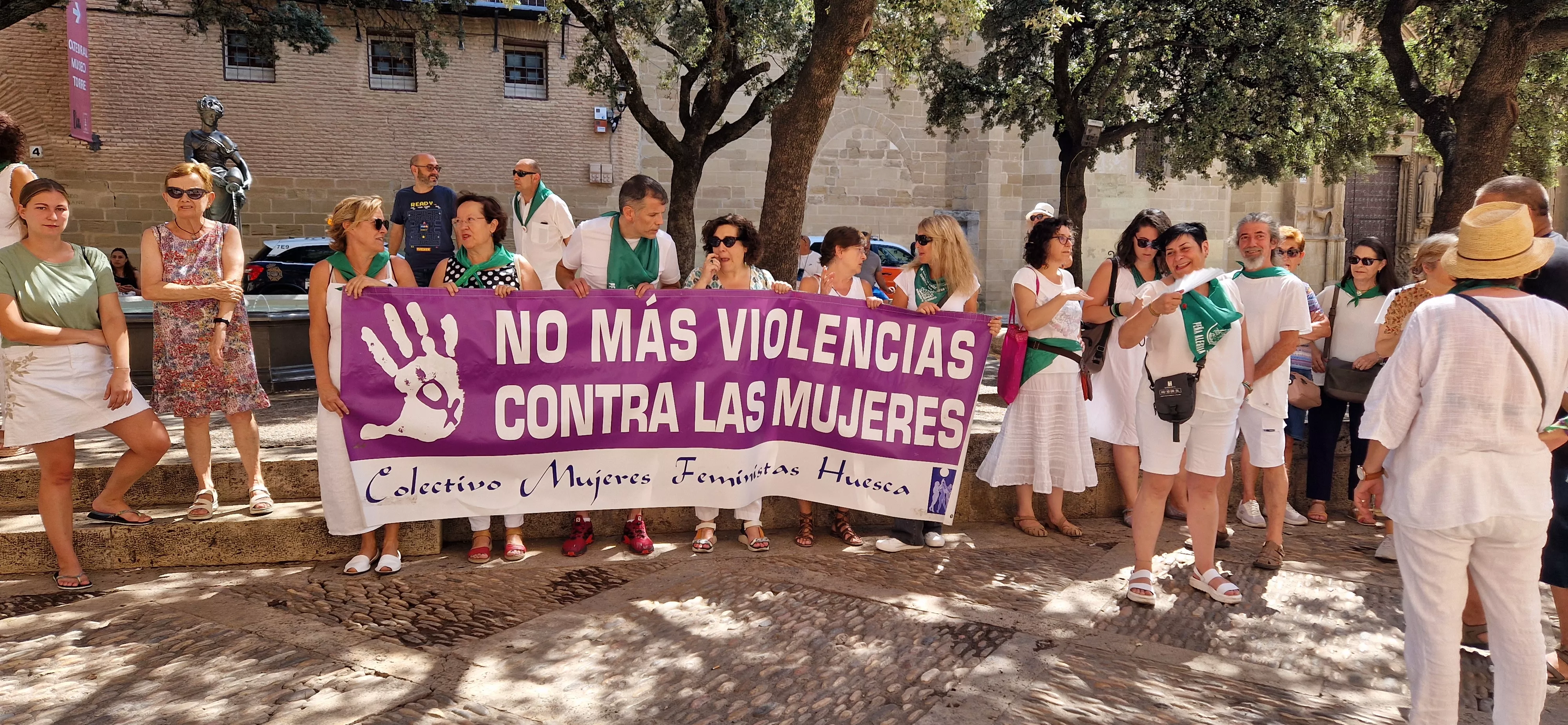Minuto de repulsa por una nueva agresión sexual en San Lorenzo. Foto Myriam Martínez