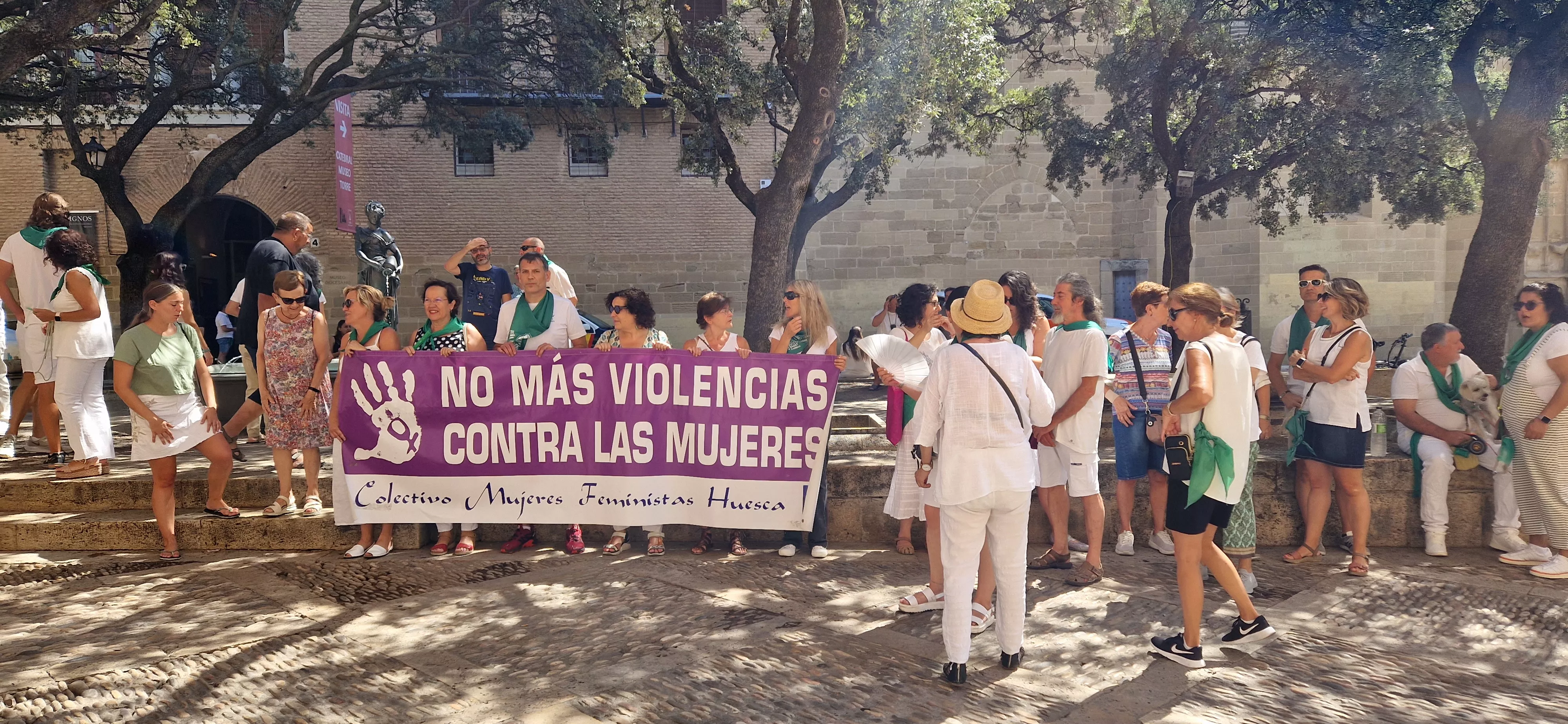 Minuto de repulsa por una nueva agresión sexual en San Lorenzo. Foto Myriam Martínez