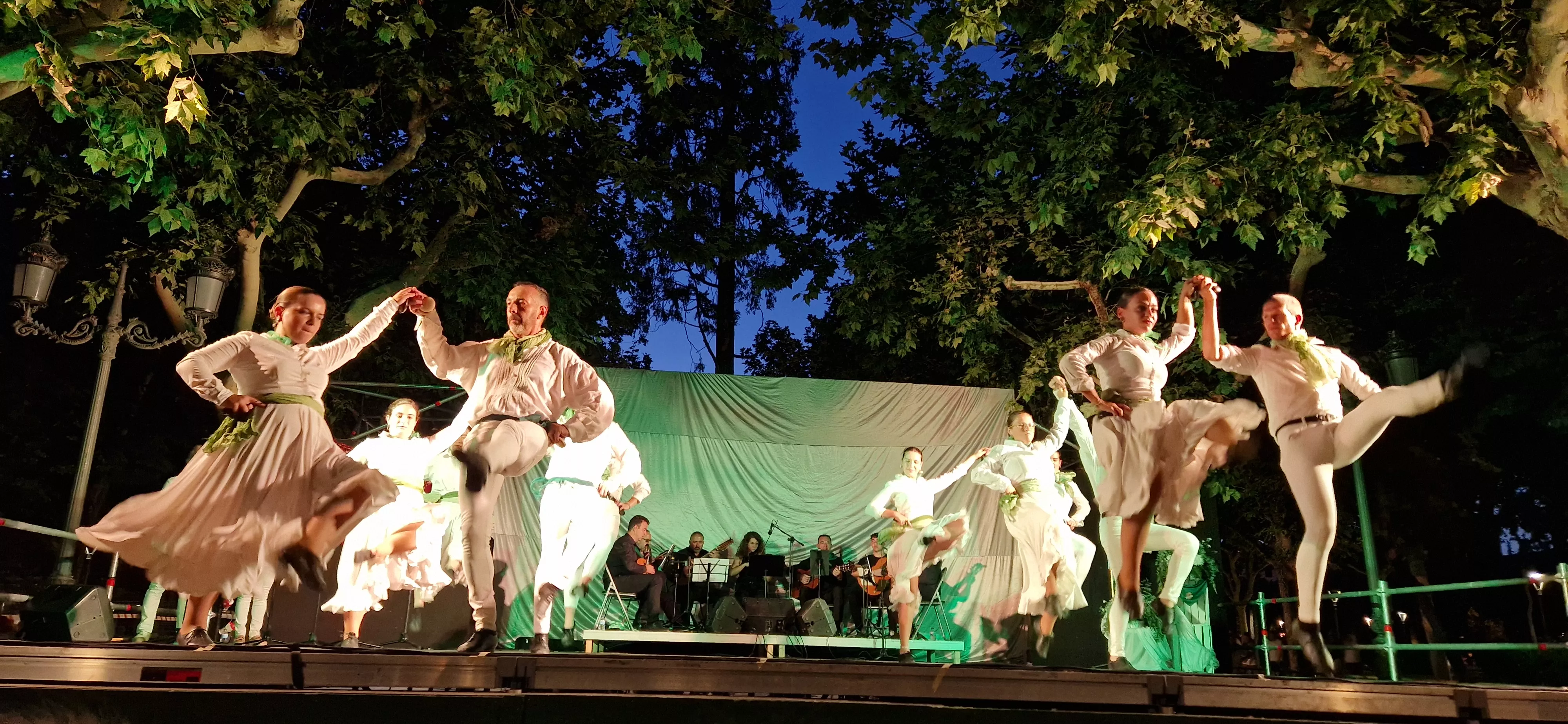 Actuación del grupo San Lorenzo. Foto Myriam Martínez