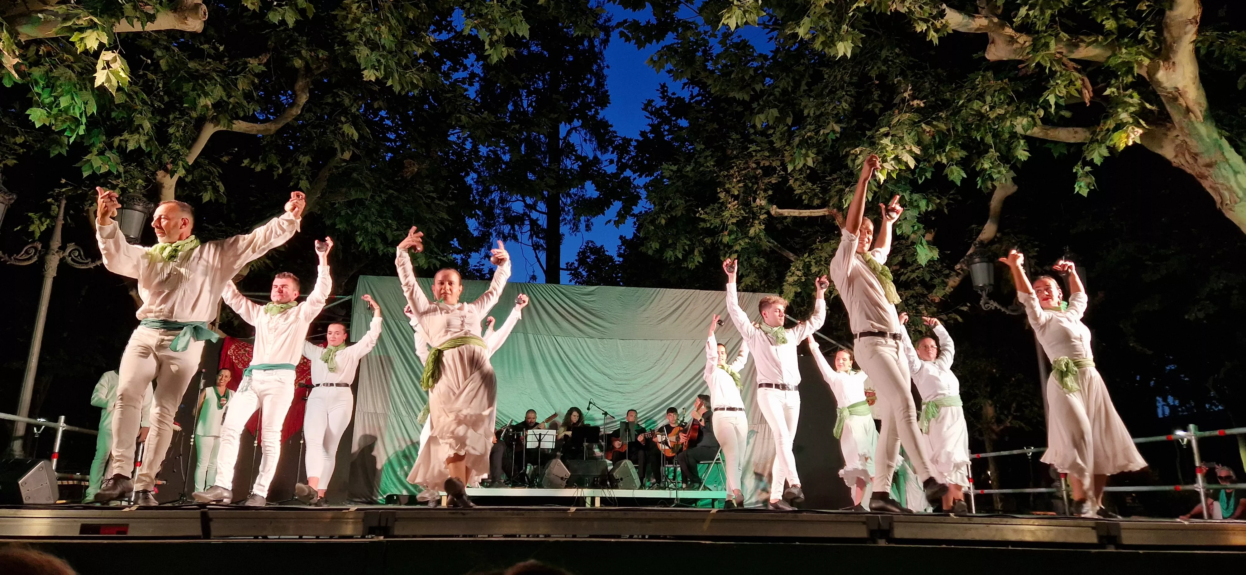 Actuación del grupo San Lorenzo. Foto Myriam Martínez