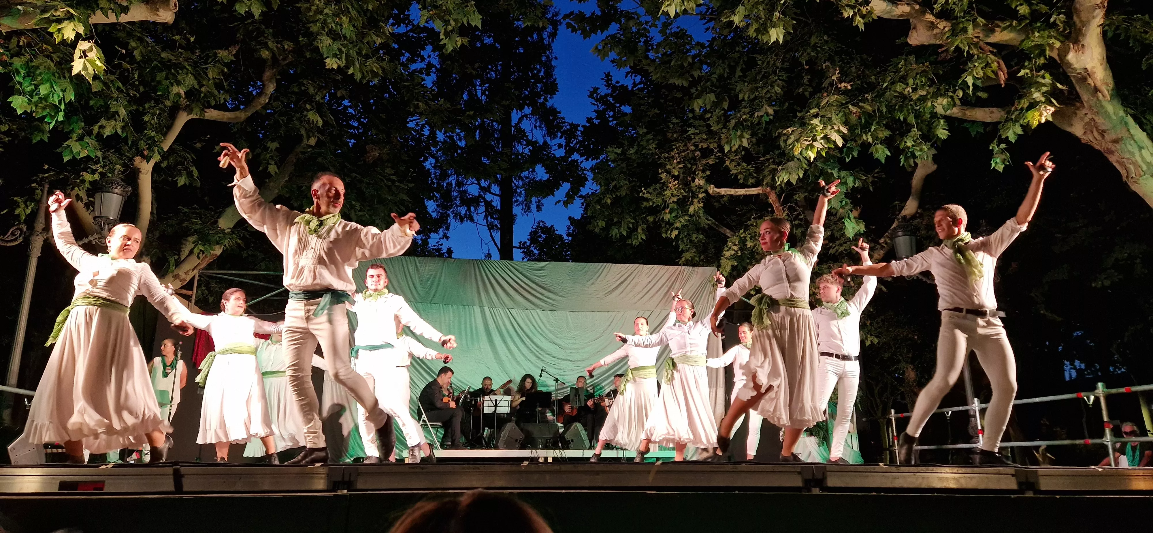 Actuación del grupo San Lorenzo. Foto Myriam Martínez