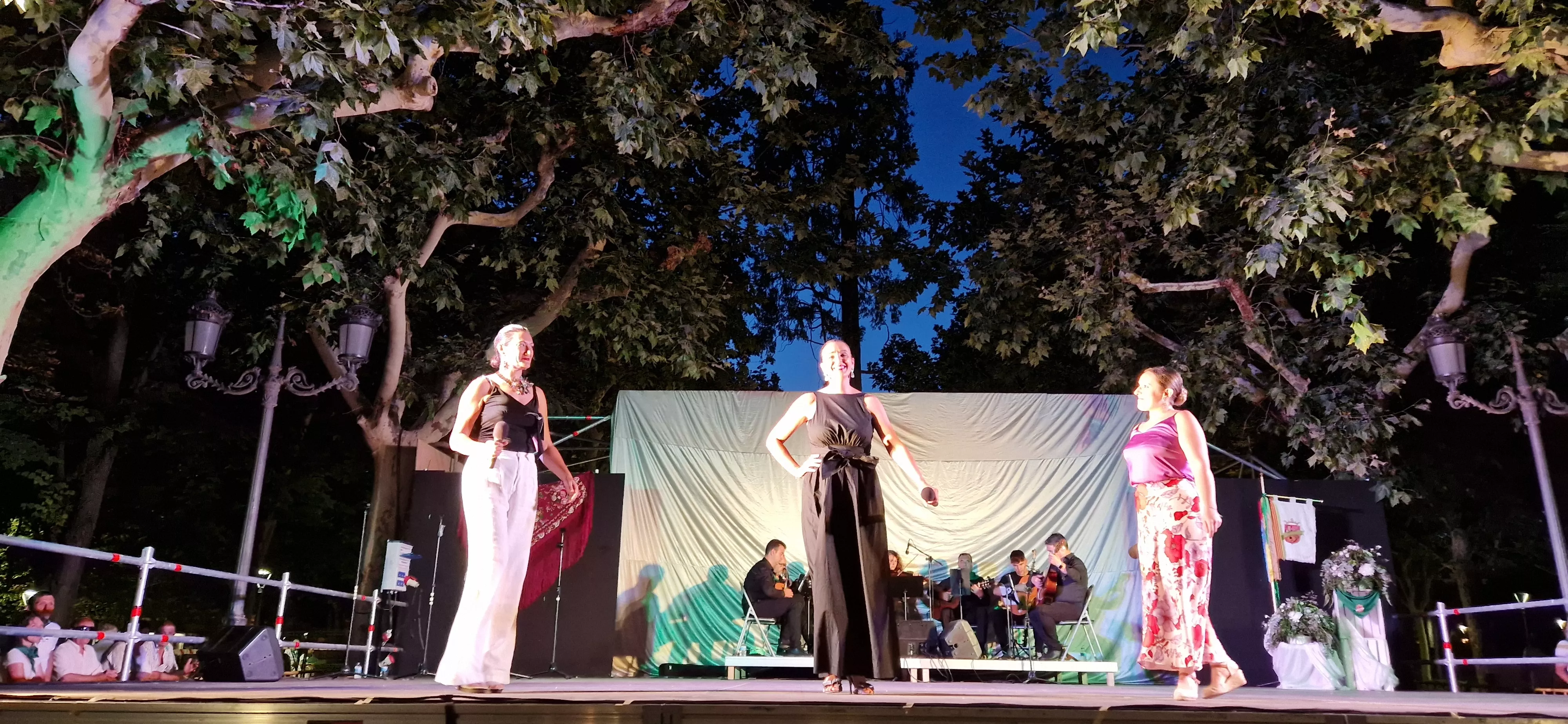 Actuación del grupo San Lorenzo. Foto Myriam Martínez