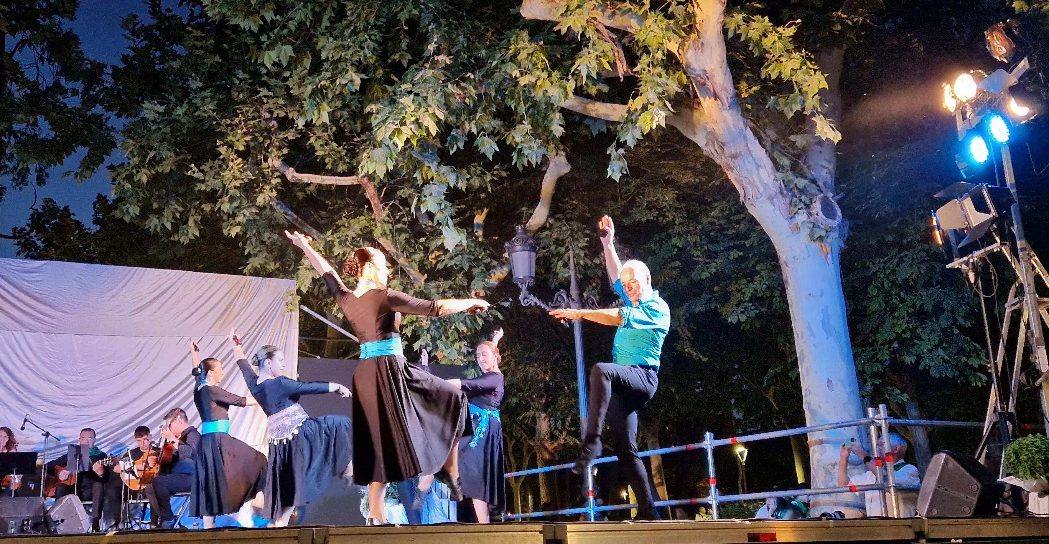 Actuación del grupo San Lorenzo. Foto Myriam Martínez