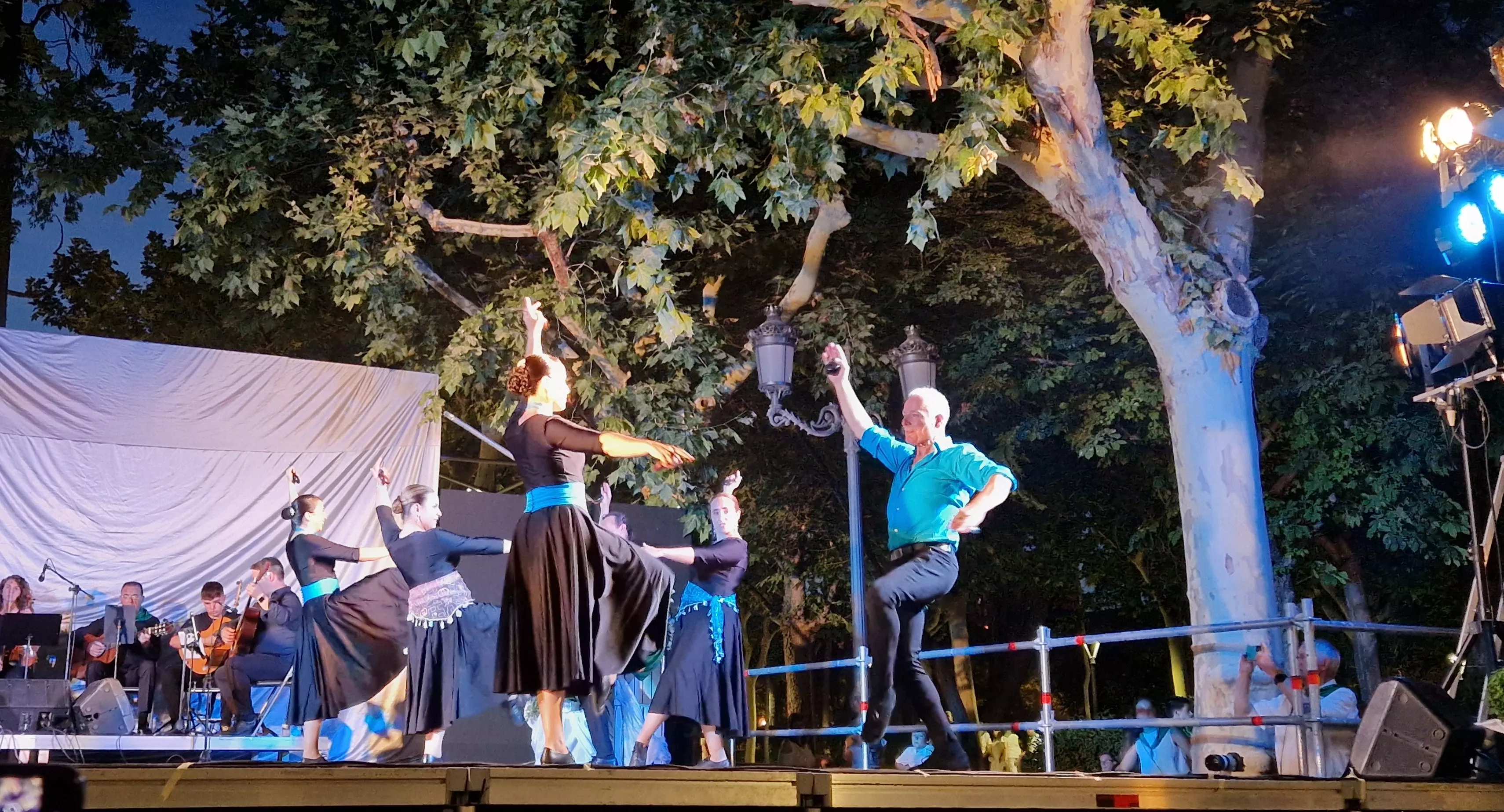 Actuación del grupo San Lorenzo. Foto Myriam Martínez