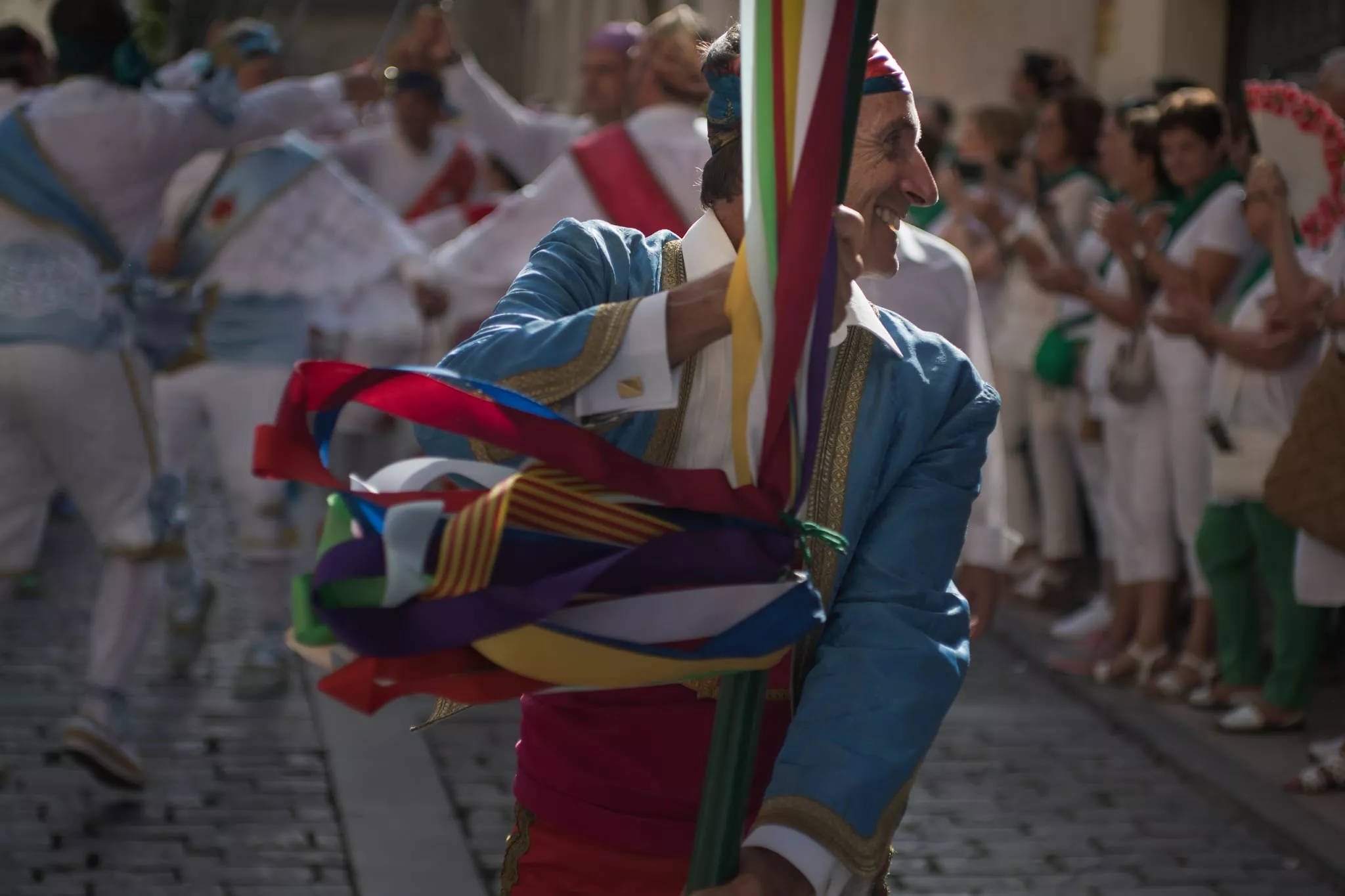 en el fondo del corazón de cada oscense baila para ti, San Lorenzo, un alma de danzante.
