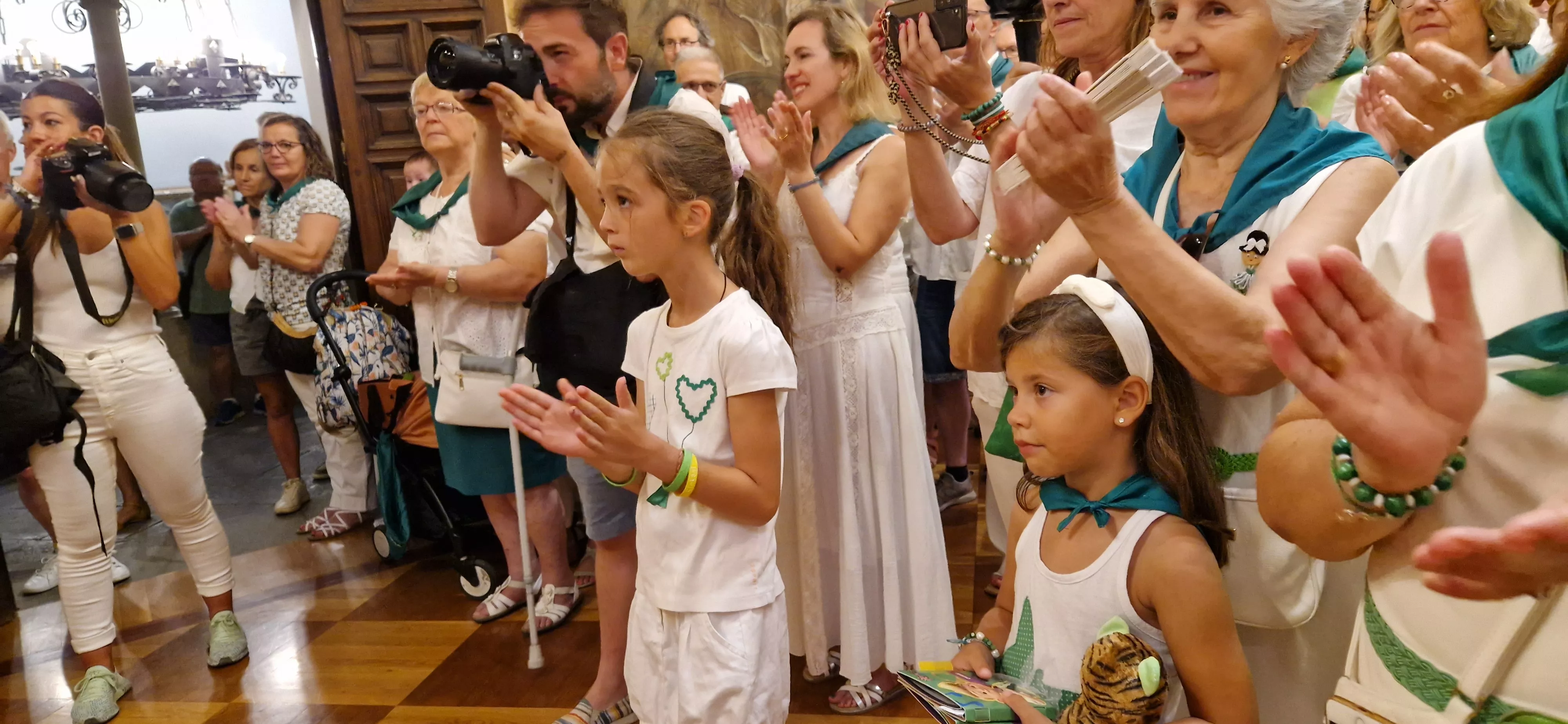 Homenaje a los oscenses que viven en el exterior. Foto Myriam Martínez