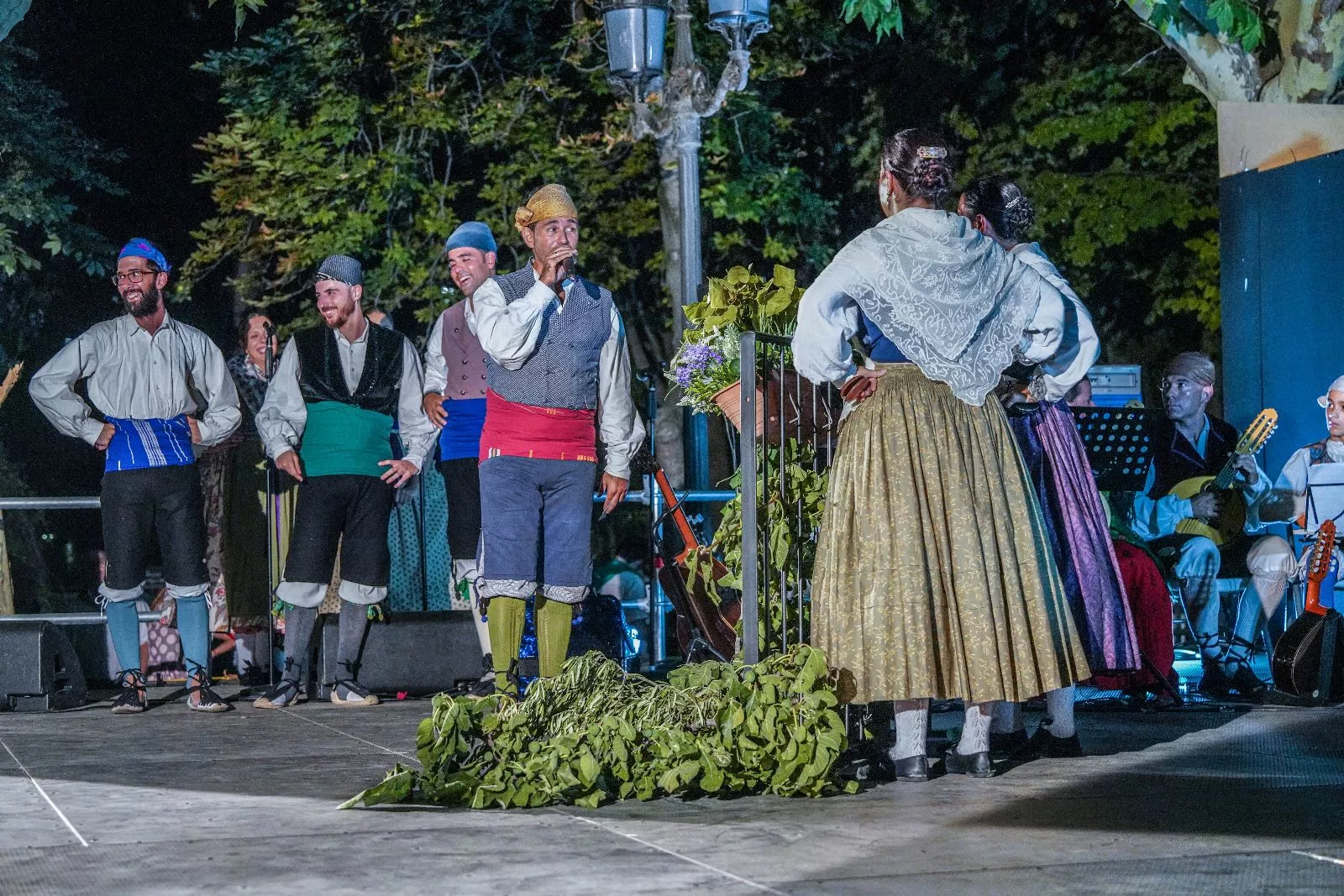 Actuación de la Agrupación Folklórica Santa Cecilia. Foto José Antonio Terrón