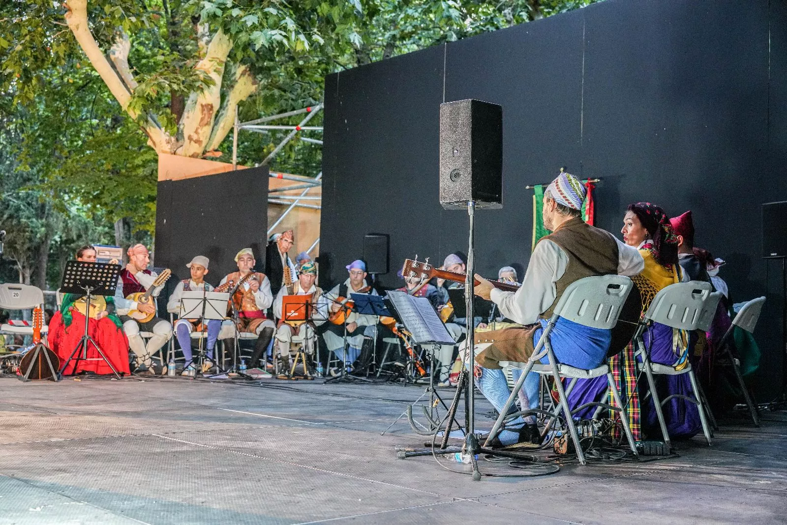 Actuación de la Agrupación Folklórica Santa Cecilia. Foto José Antonio Terrón